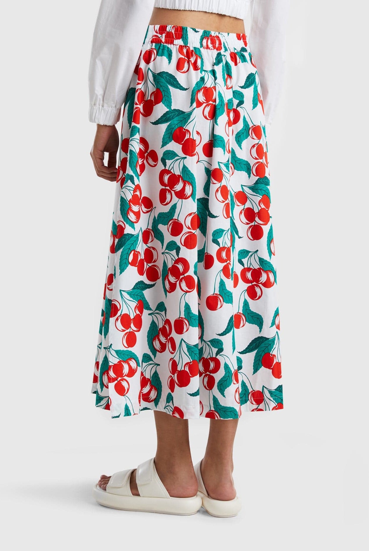 يونايتد كولورز اوف بينيتون تنورة نسائي ميدي بطبعة الكرز