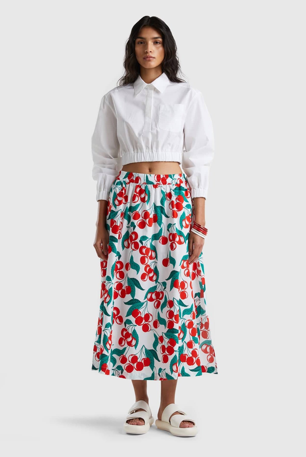 يونايتد كولورز اوف بينيتون تنورة نسائي ميدي بطبعة الكرز