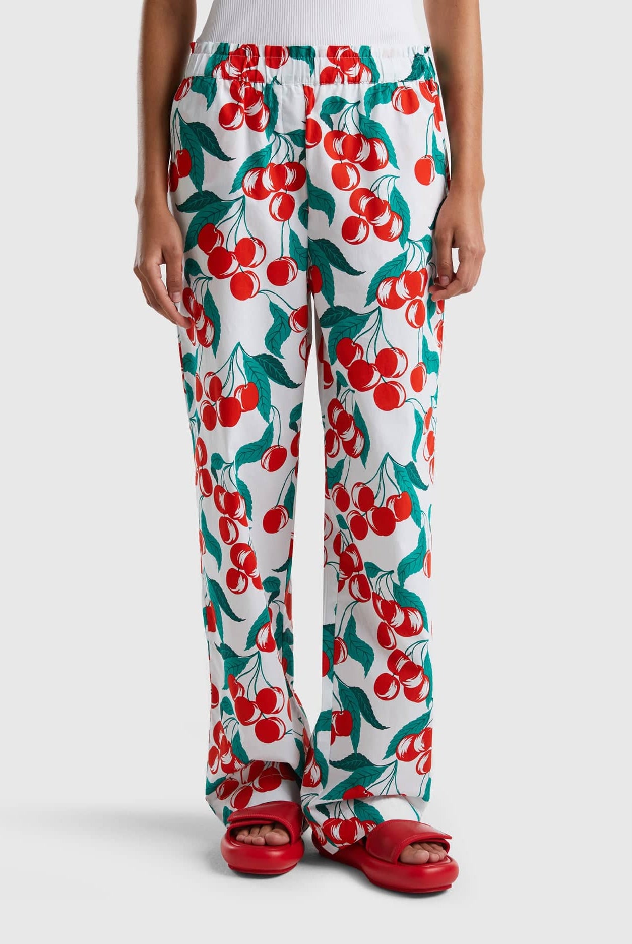 يونايتد كولورز اوف بينيتون بنطلون بطبعة الكرز طويل بخصر مطاطي نسائي