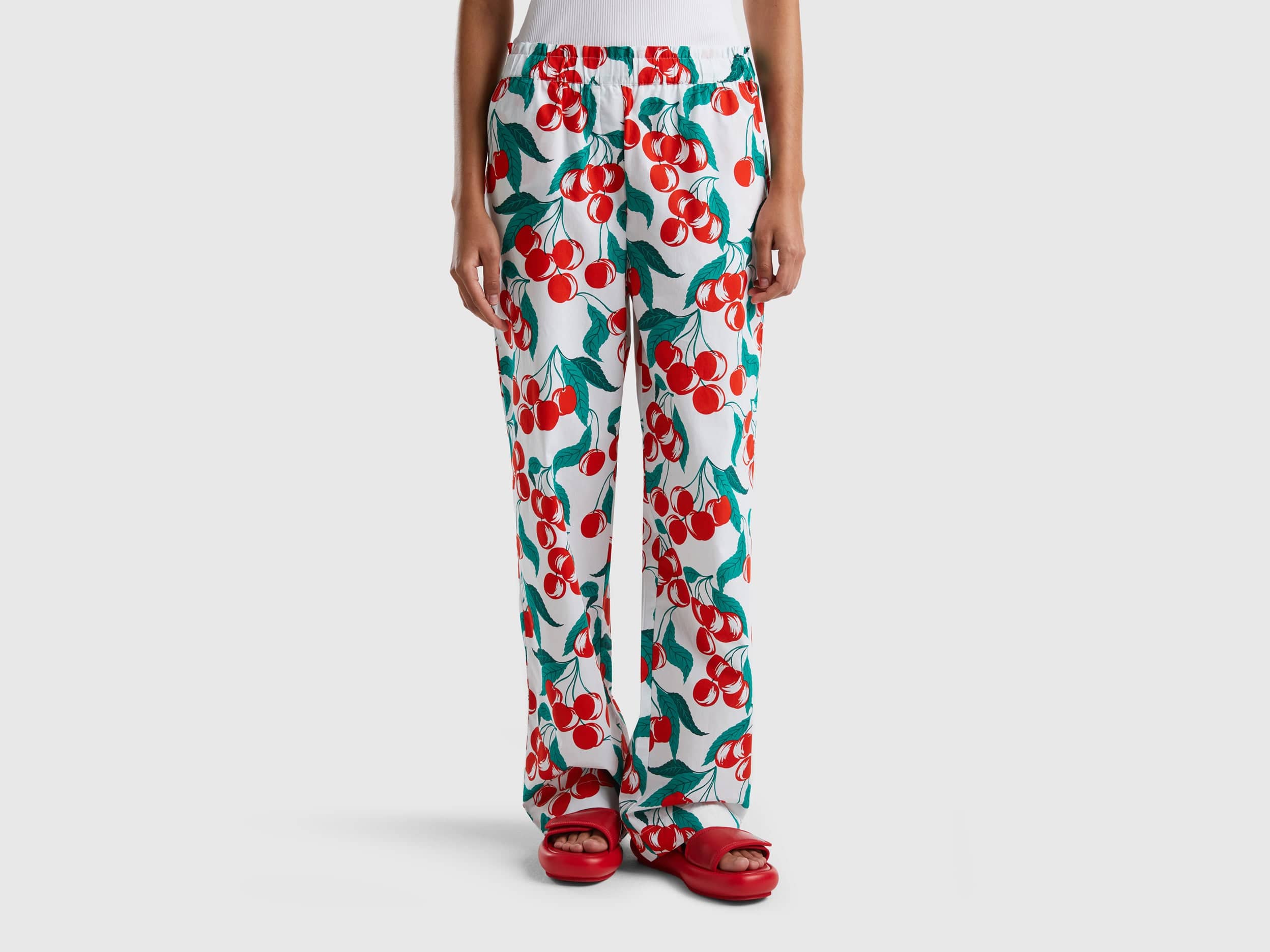 يونايتد كولورز اوف بينيتون بنطلون بطبعة الكرز طويل بخصر مطاطي نسائي