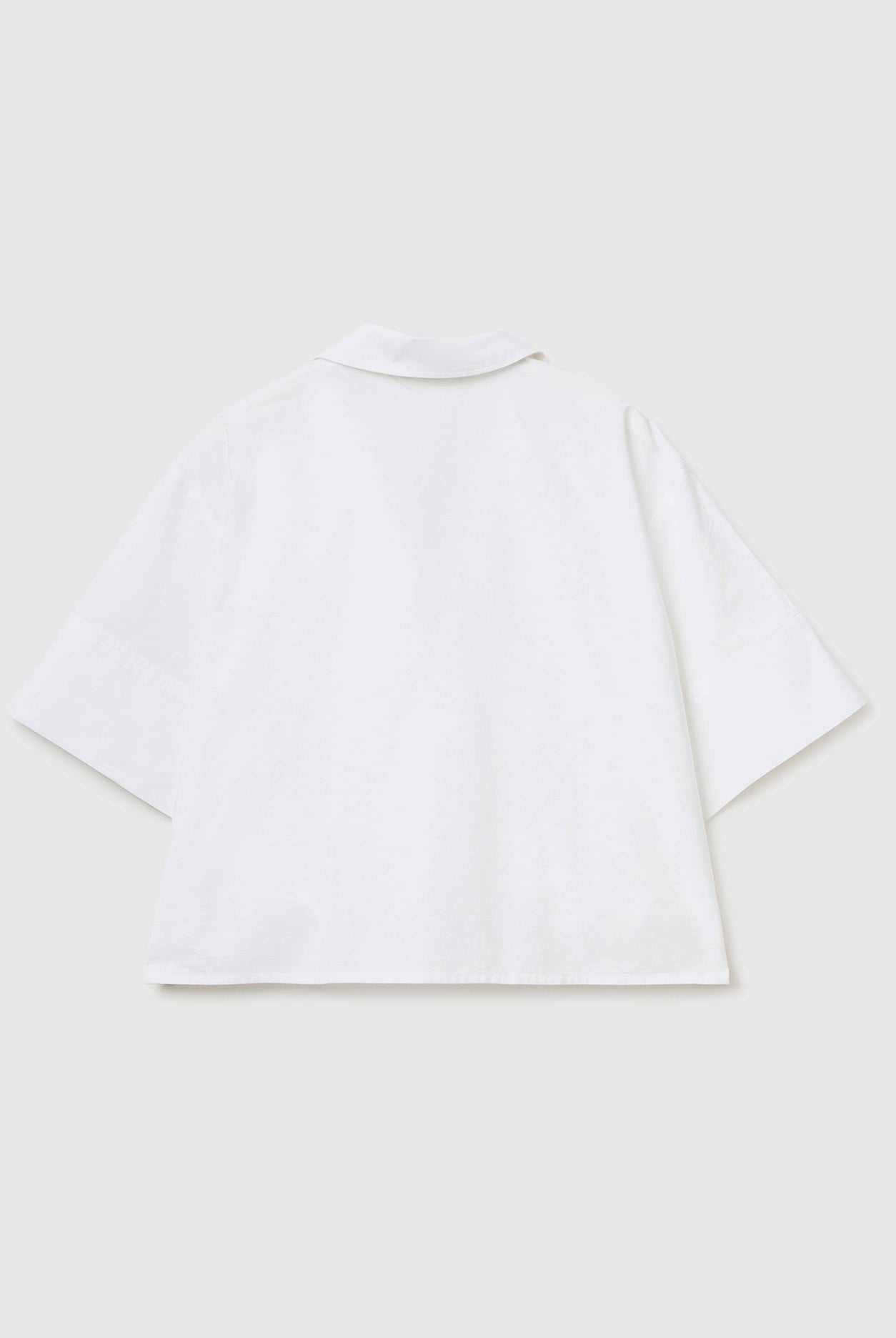 يونايتد كولورز اوف بينيتون قميص نسائي بتطريز برودري أنجليز