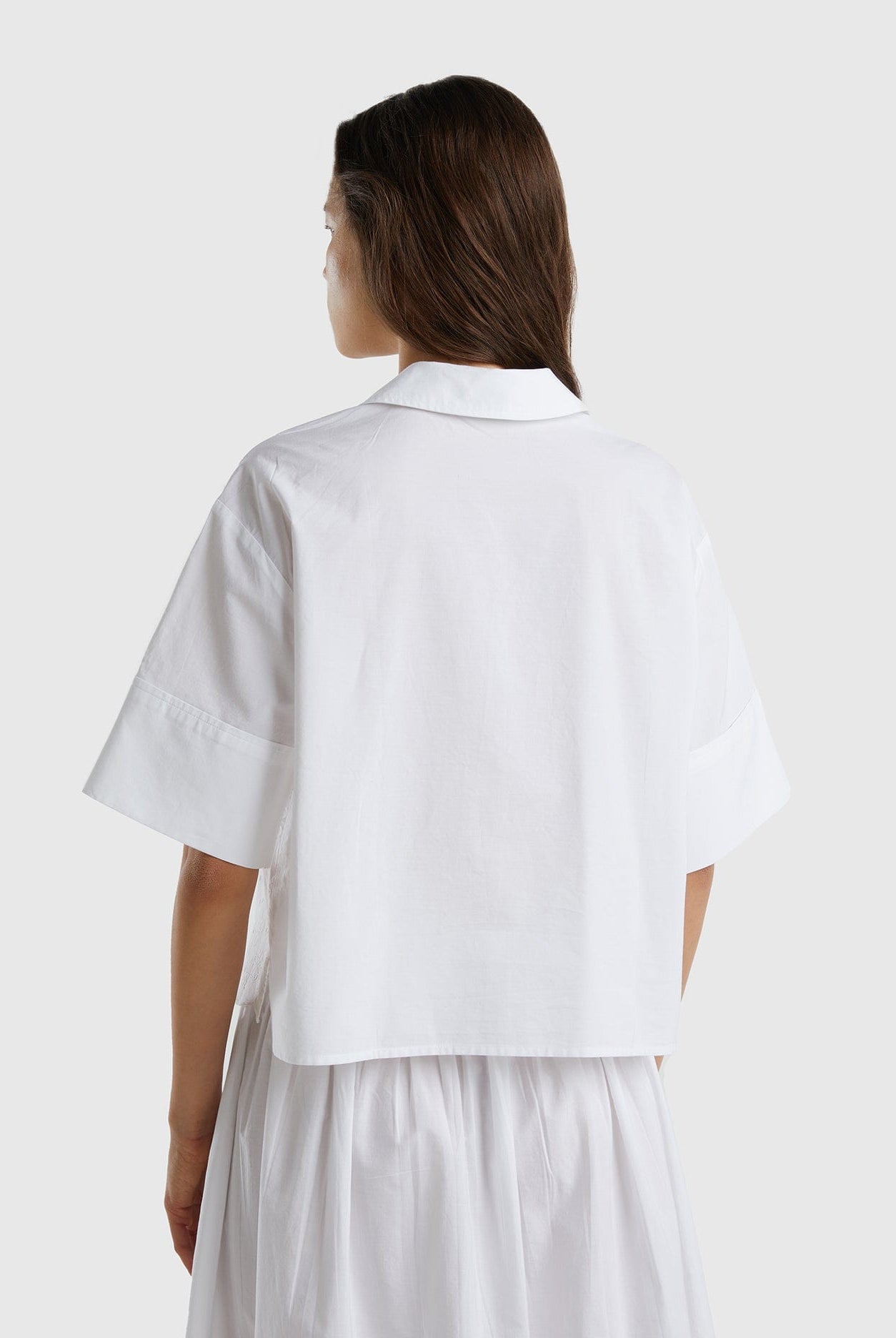 يونايتد كولورز اوف بينيتون قميص نسائي بتطريز برودري أنجليز