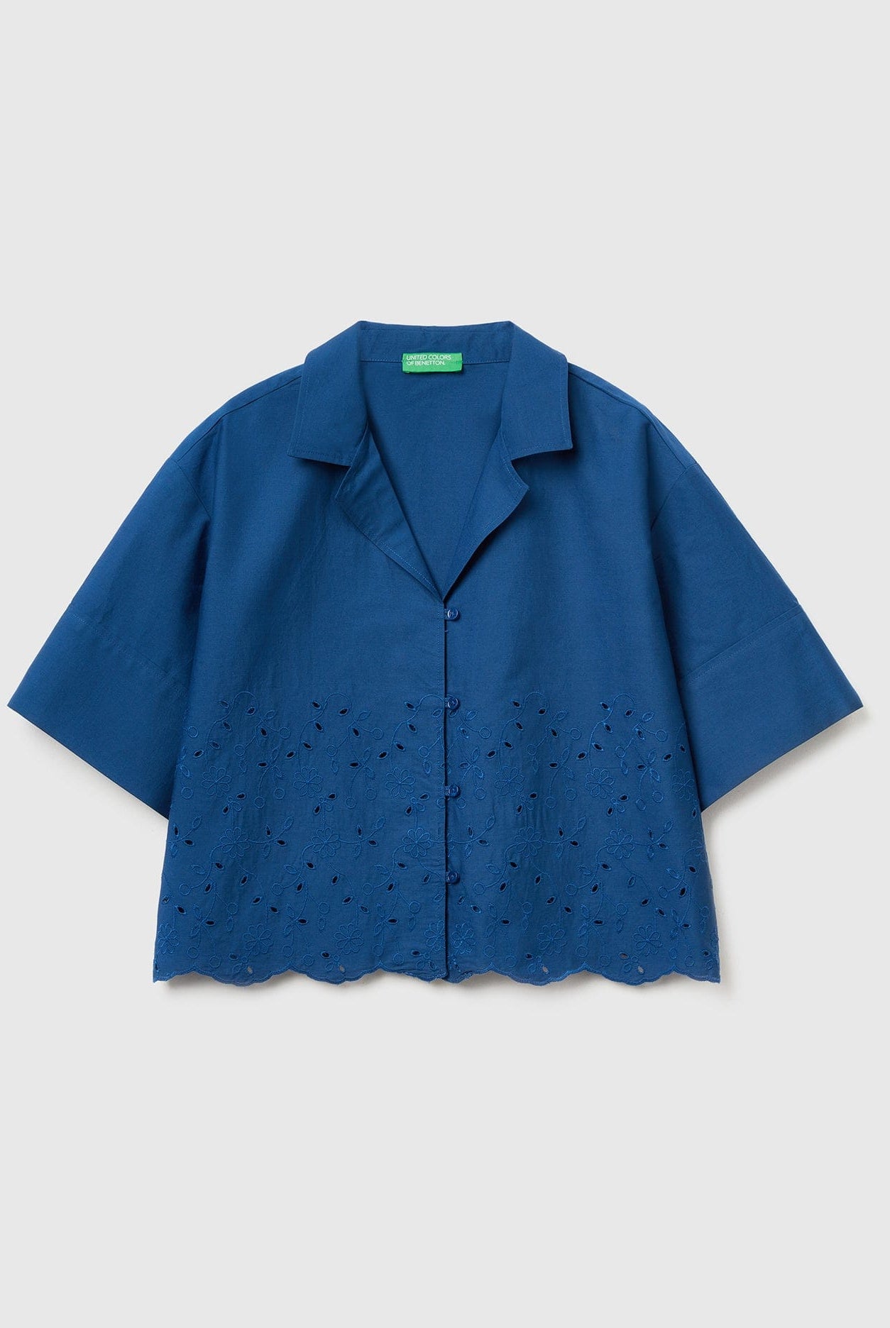 يونايتد كولورز اوف بينيتون قميص نسائي بتطريز برودري أنجليز