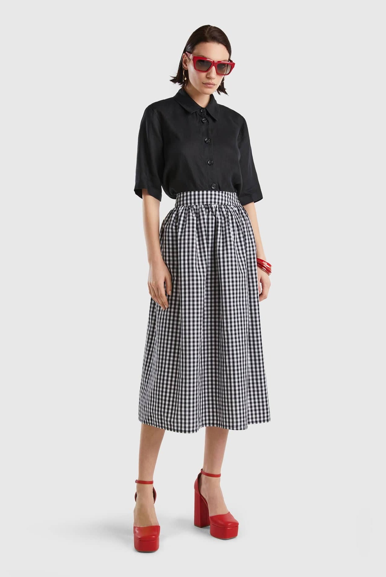 يونايتد كولورز اوف بينيتون قميص قصير من الكتان الخالص