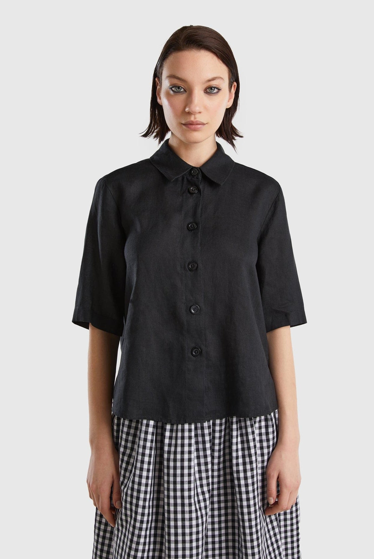 يونايتد كولورز اوف بينيتون قميص قصير من الكتان الخالص