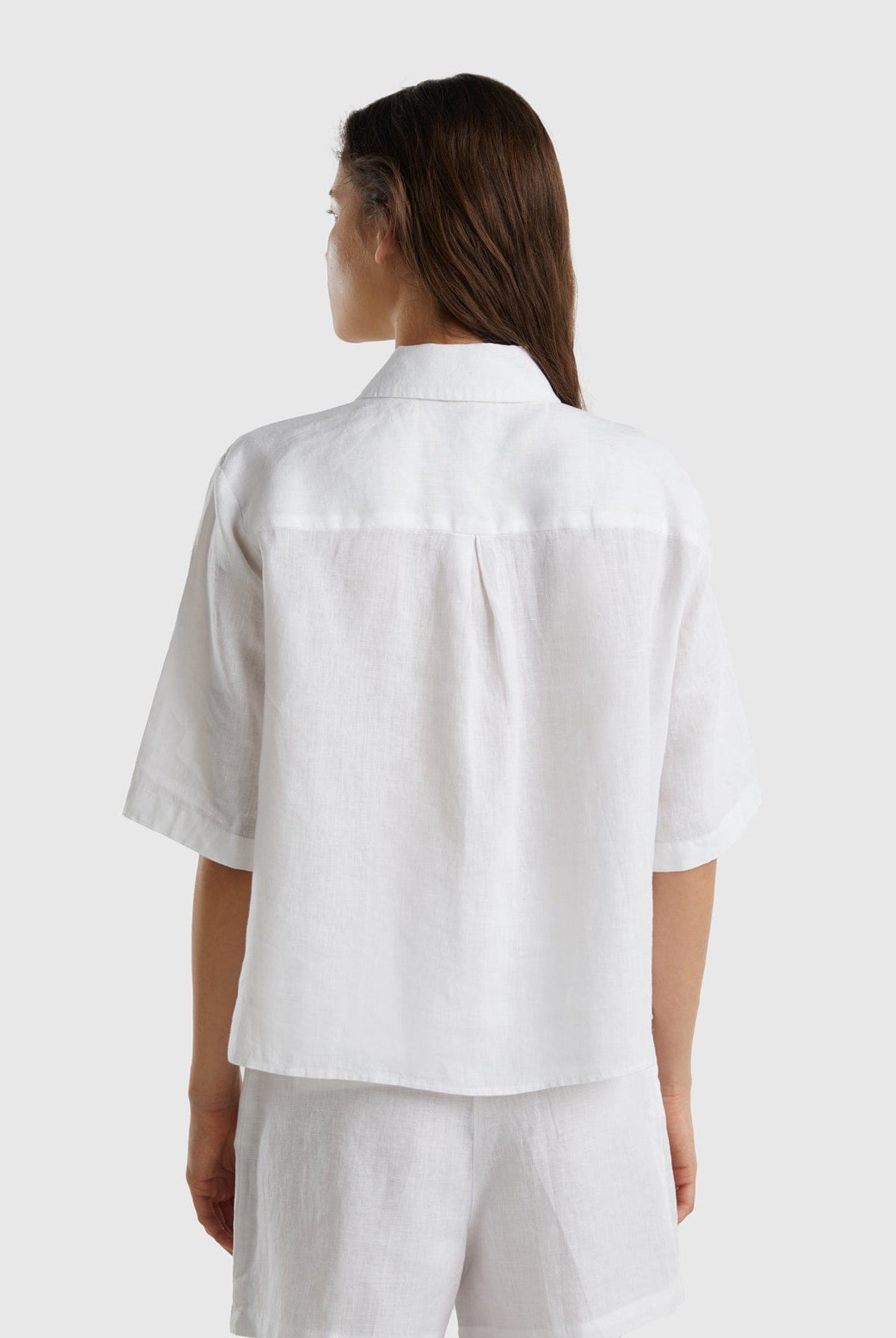 يونايتد كولورز اوف بينيتون قميص قصير من الكتان الخالص