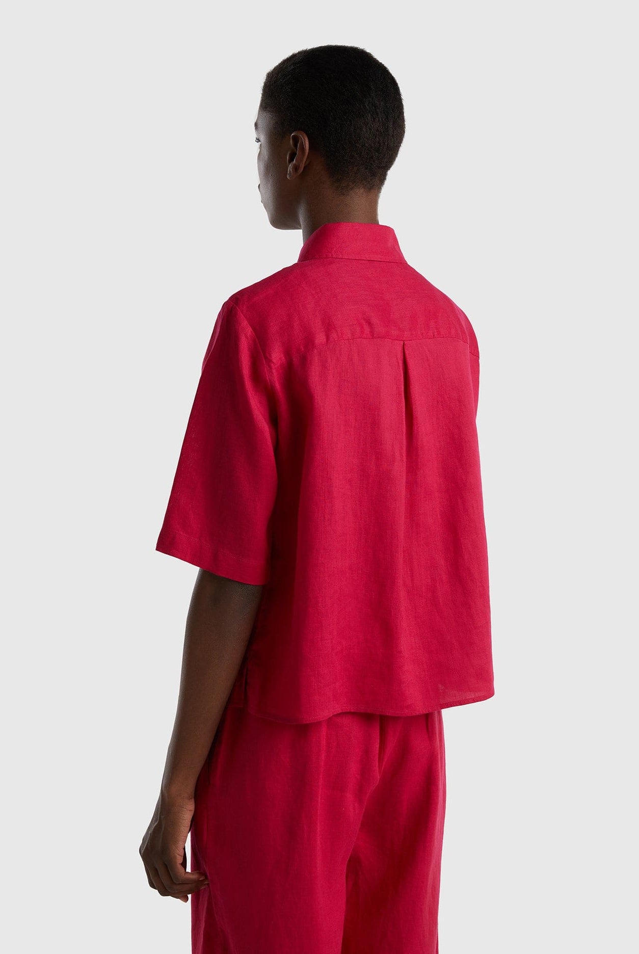 يونايتد كولورز اوف بينيتون قميص قصير من الكتان الخالص