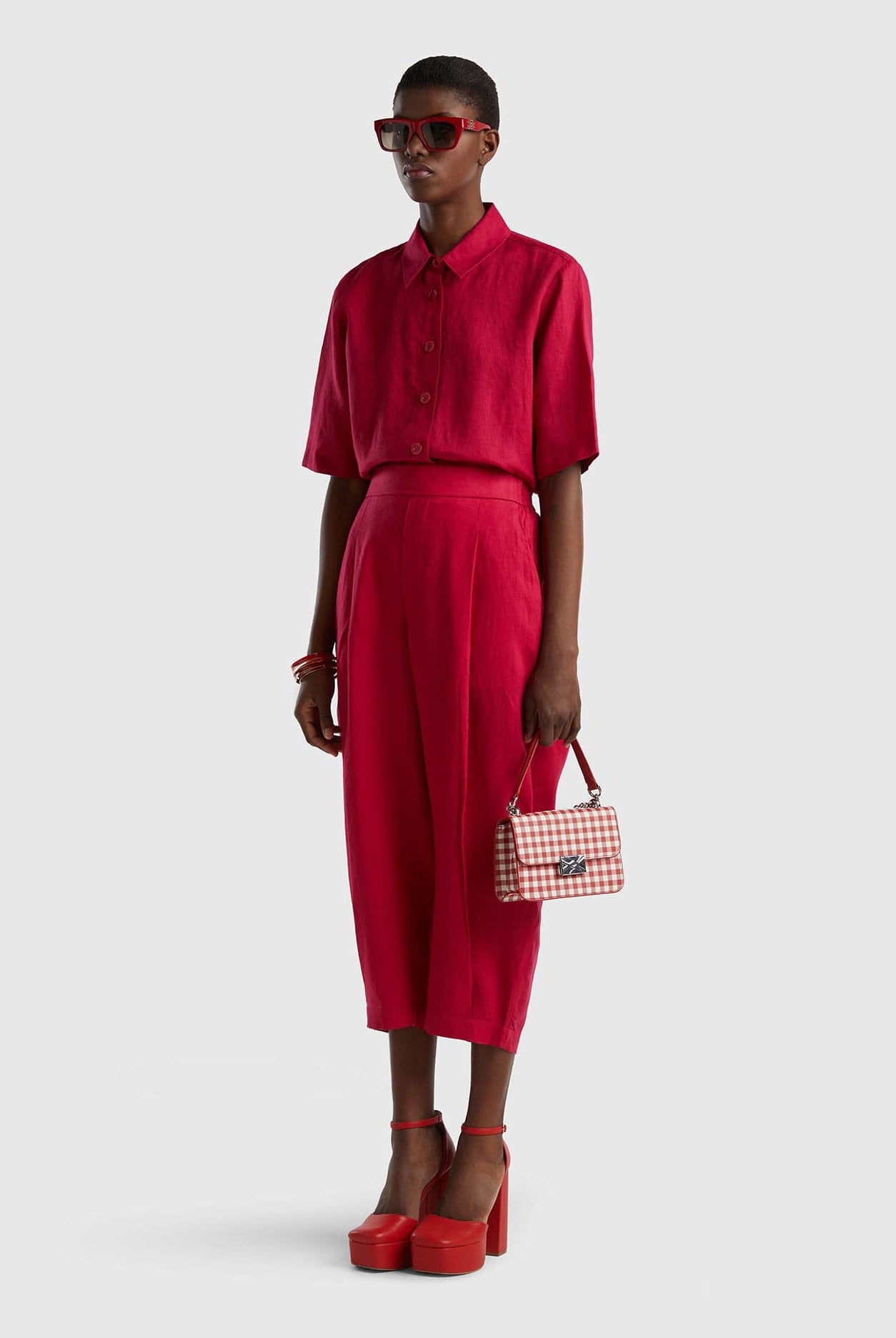 يونايتد كولورز اوف بينيتون قميص قصير من الكتان الخالص