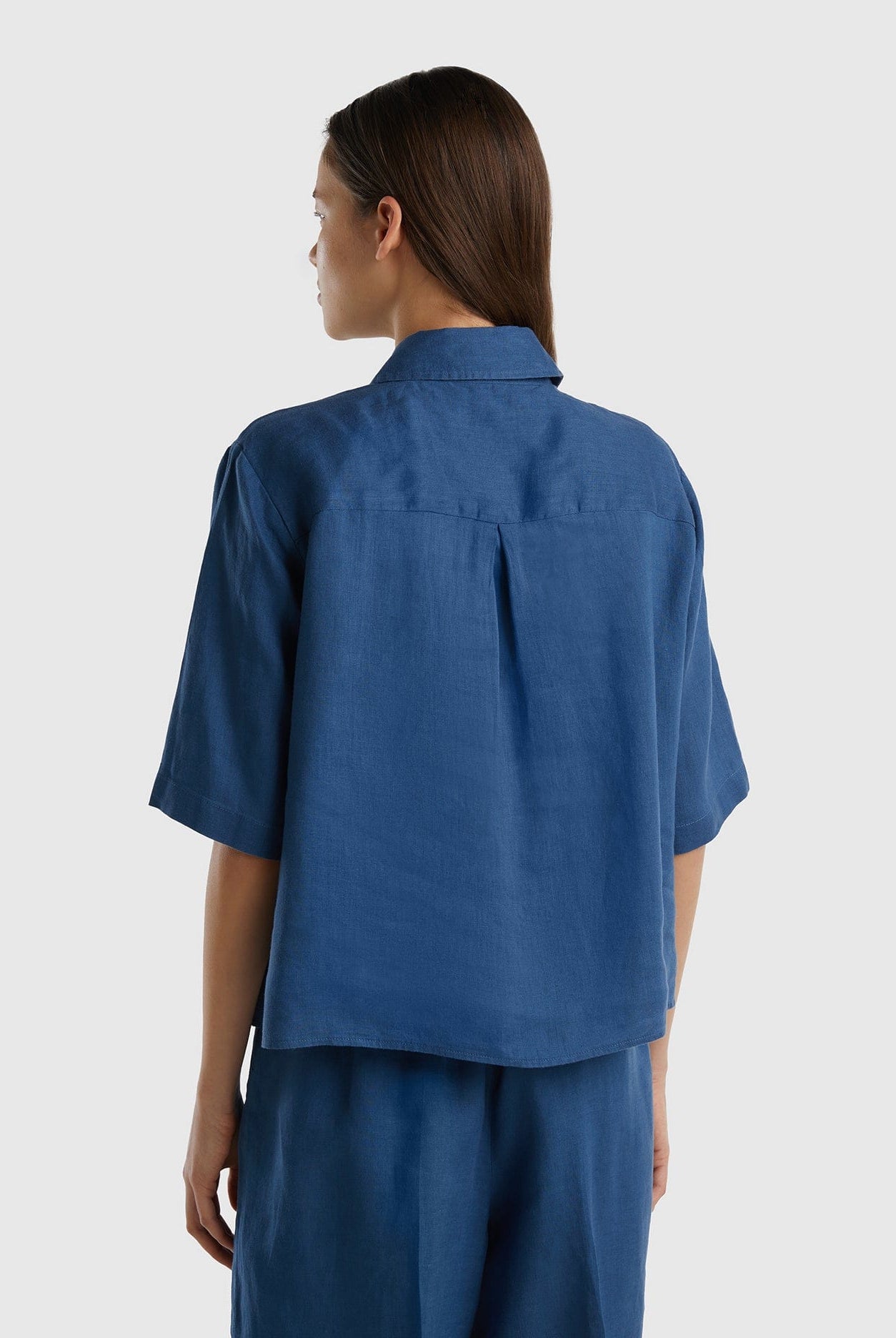 يونايتد كولورز اوف بينيتون قميص قصير من الكتان الخالص