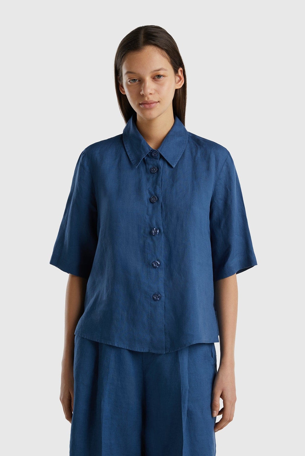 يونايتد كولورز اوف بينيتون قميص قصير من الكتان الخالص