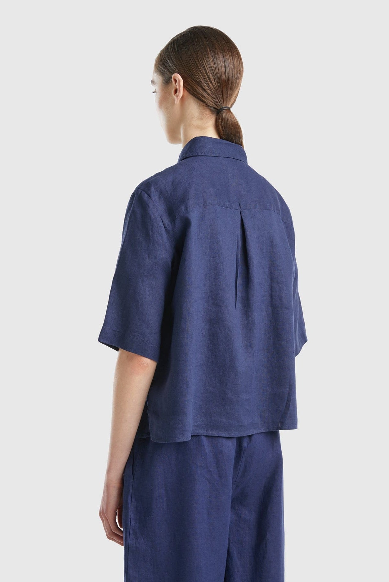 يونايتد كولورز اوف بينيتون قميص قصير من الكتان الخالص