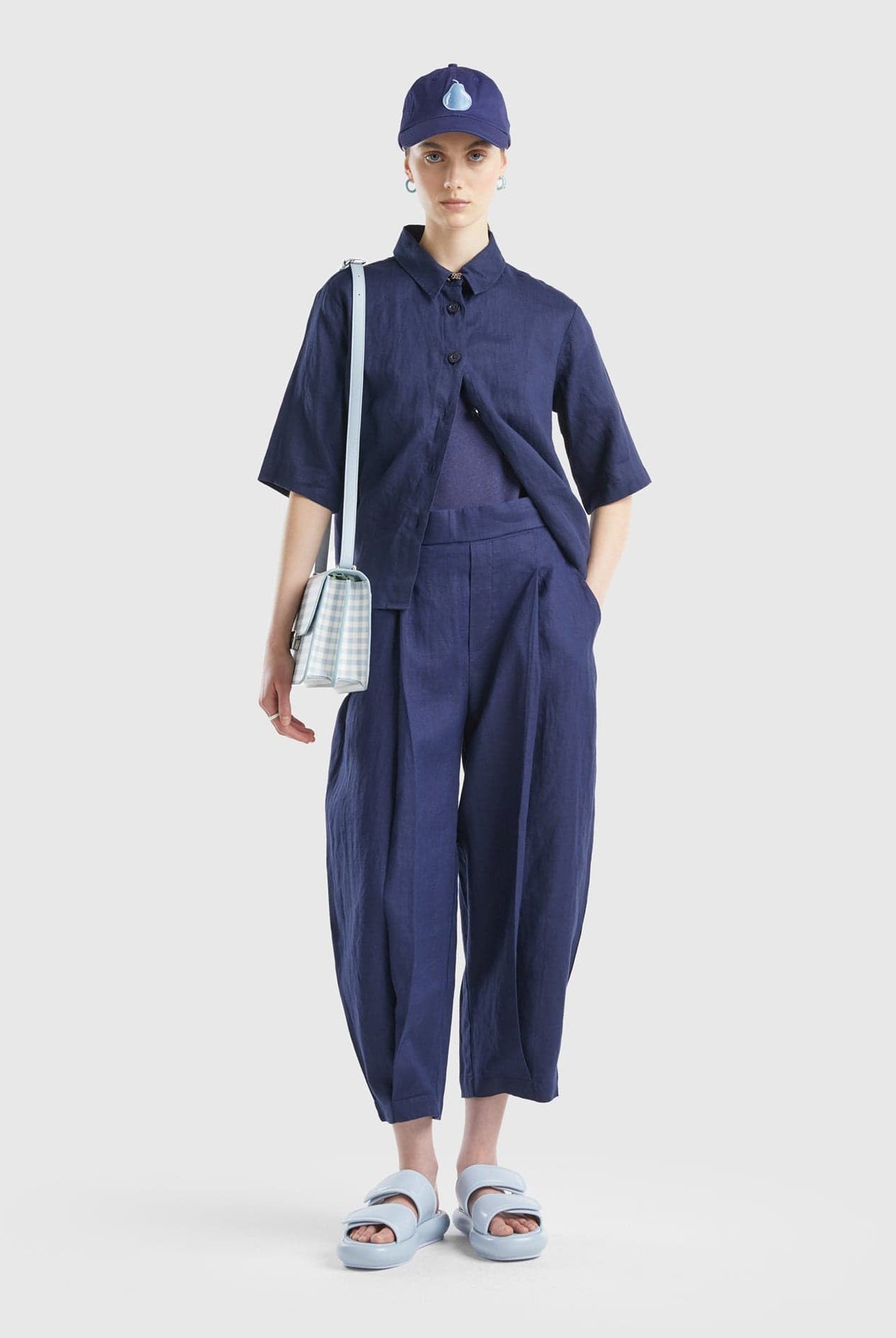 يونايتد كولورز اوف بينيتون قميص قصير من الكتان الخالص