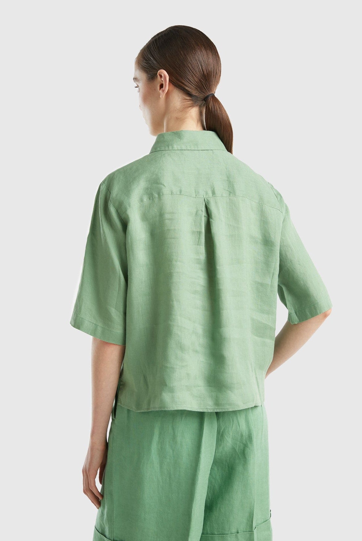 يونايتد كولورز اوف بينيتون قميص قصير من الكتان الخالص