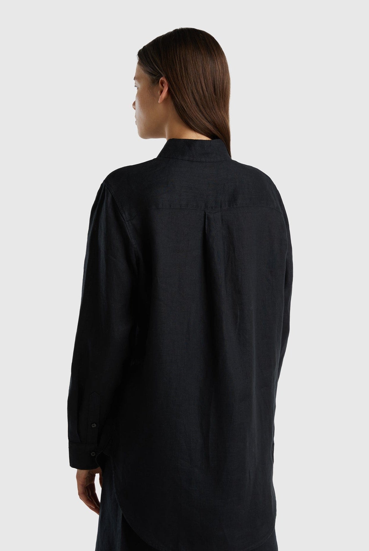 يونايتد كولورز اوف بينيتون قميص طويل من الكتان الخالص