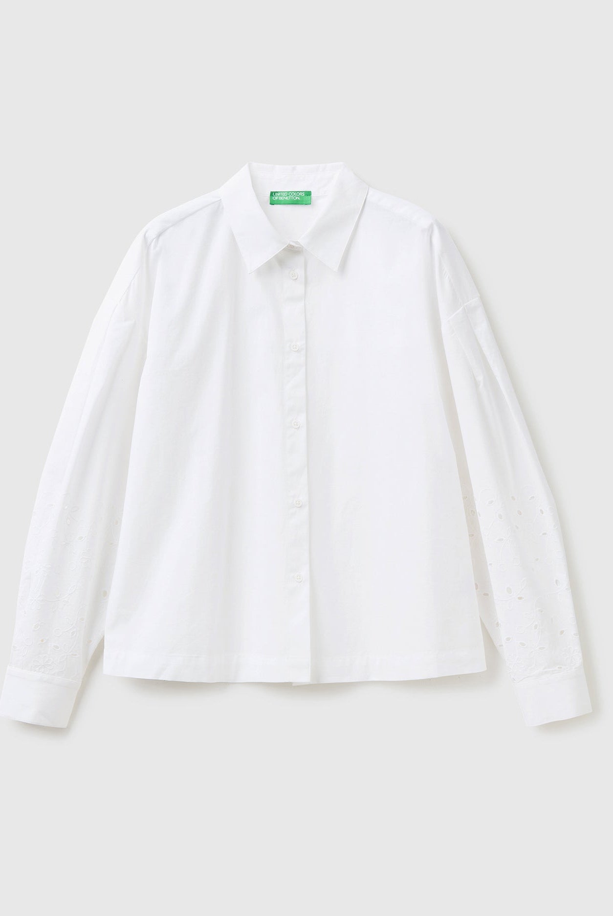 يونايتد كولورز اوف بينيتون قميص نسائي بأكمام من البرودري الإنجليزي