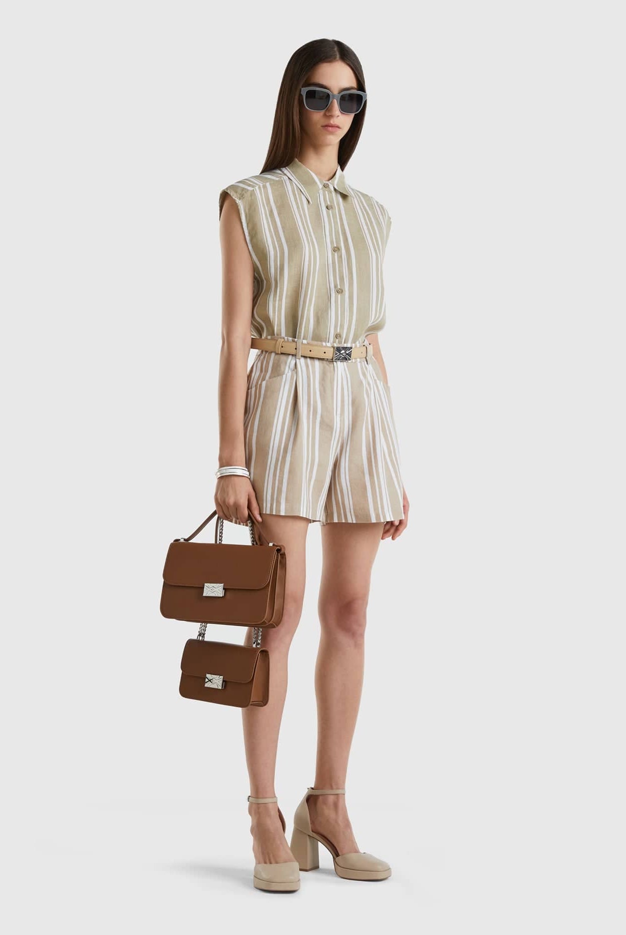 يونايتد كولورز اوف بينيتون قميص نسائي من الكتان المطبوع الخالص