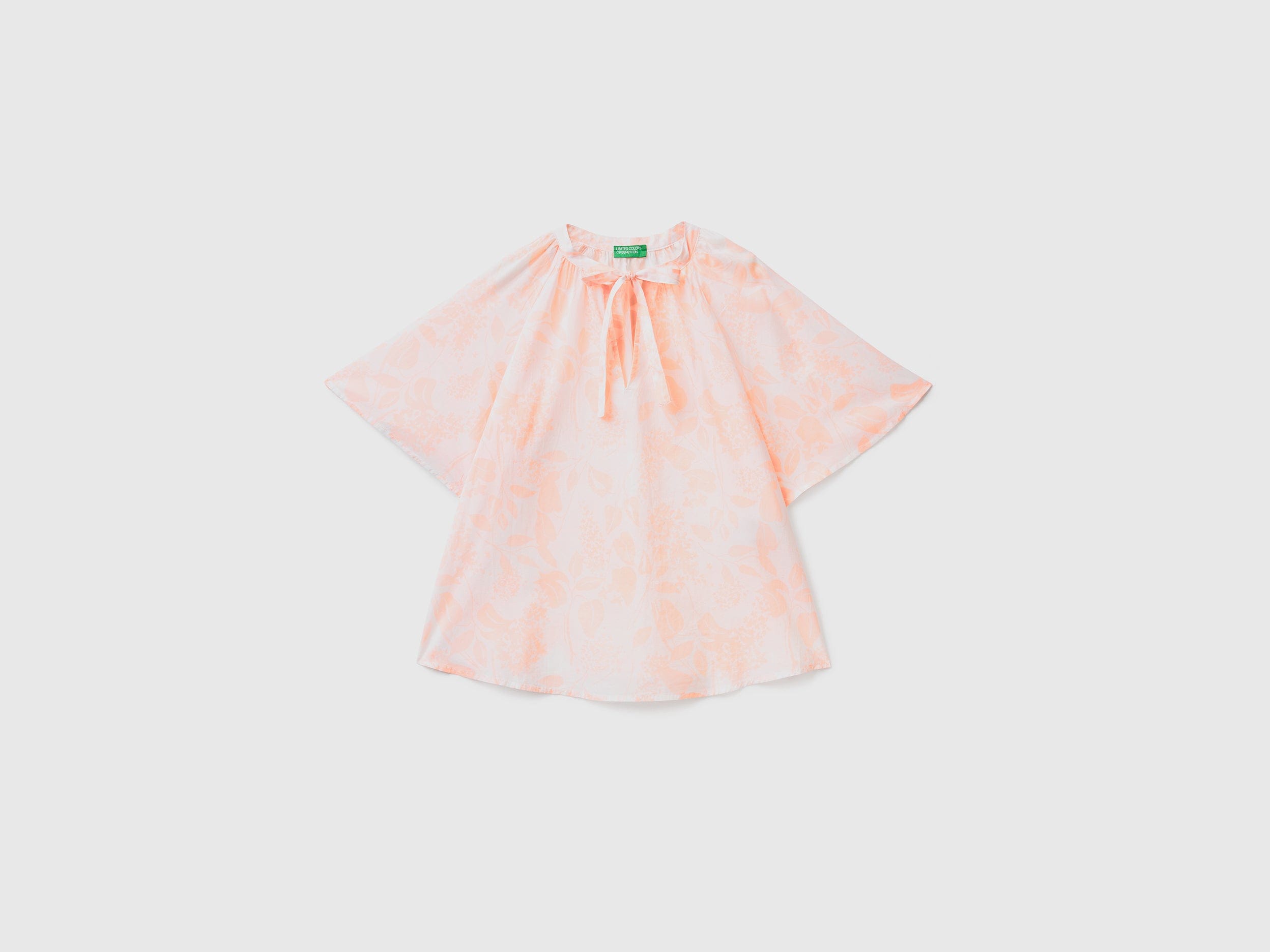 يونايتد كولورز اوف بينيتون بلوزة مطبوعة بربطة عنق