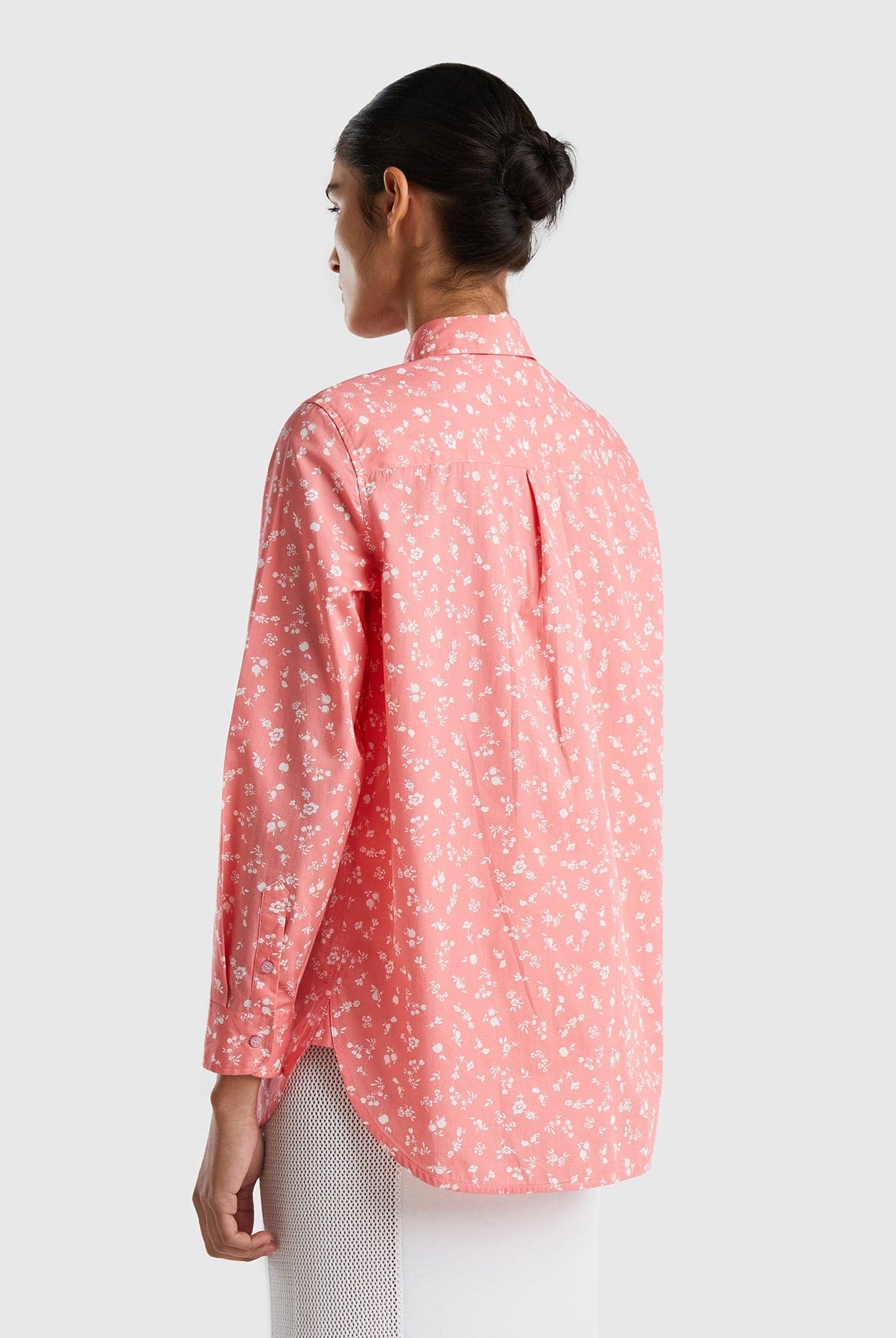 يونايتد كولورز اوف بينيتون قميص مطبوع ناعم كم طويل نسائي