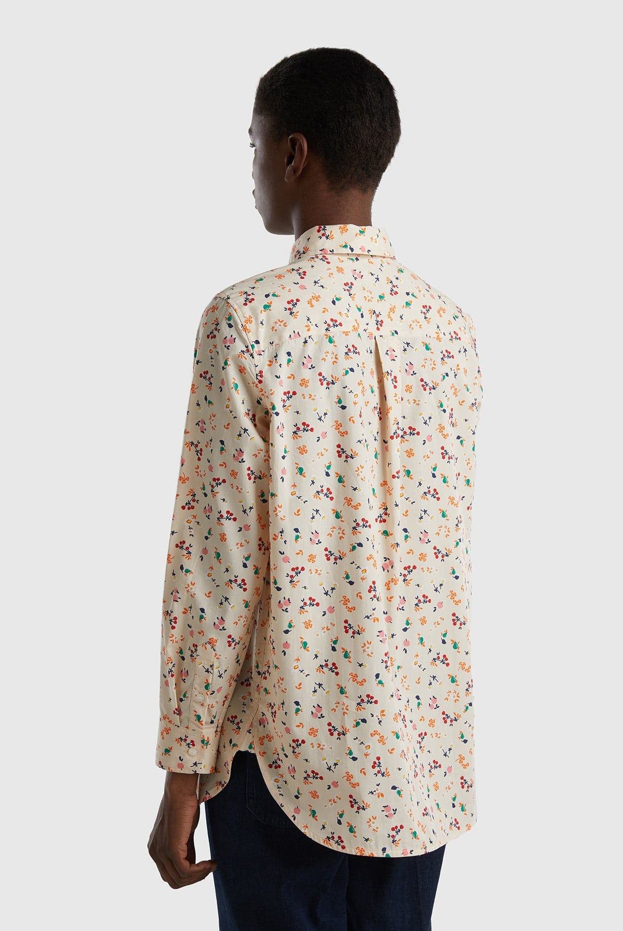 يونايتد كولورز اوف بينيتون قميص مطبوع ناعم كم طويل نسائي