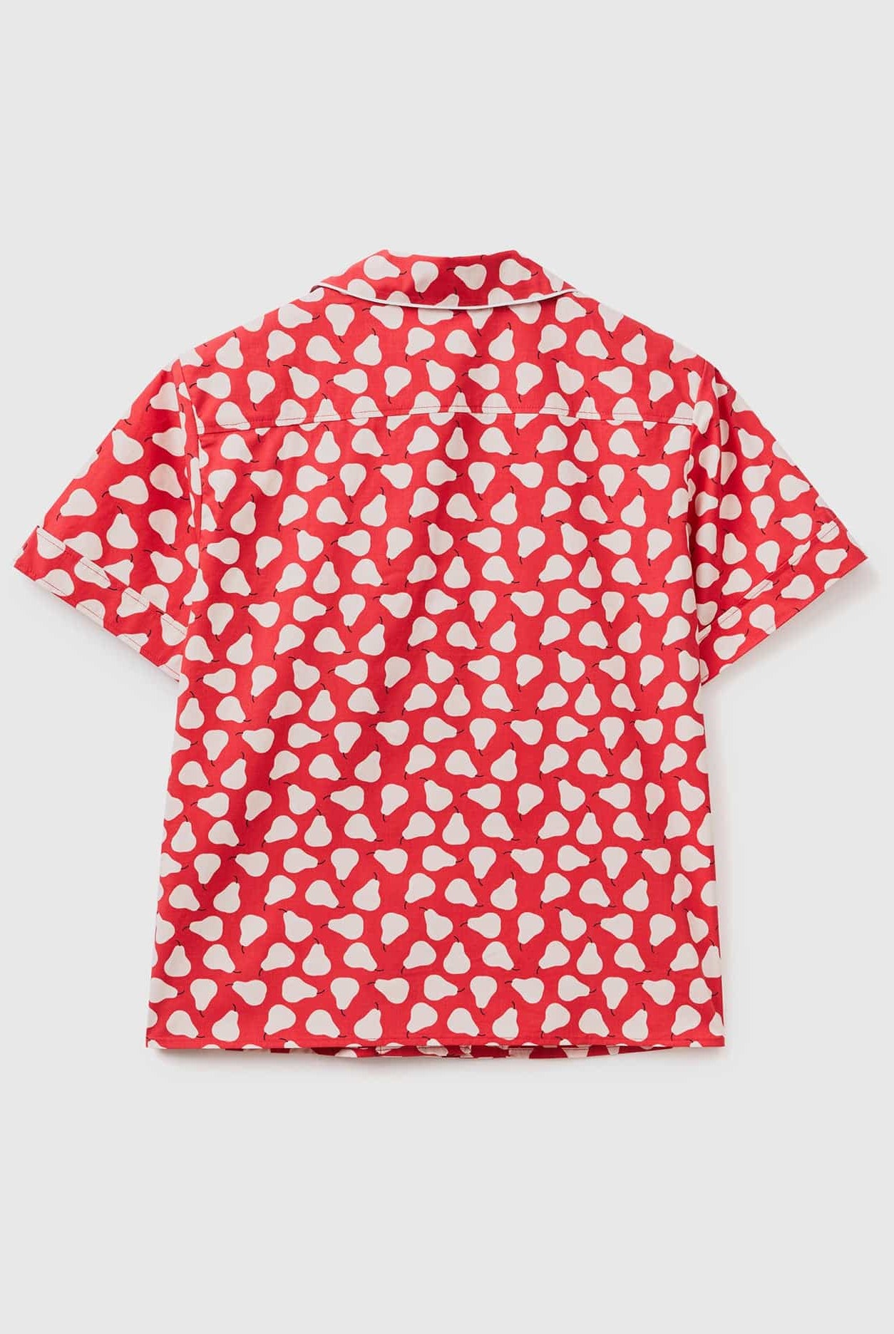 يونايتد كولورز اوف بينيتون قميص نسائي بنقشة فواكه