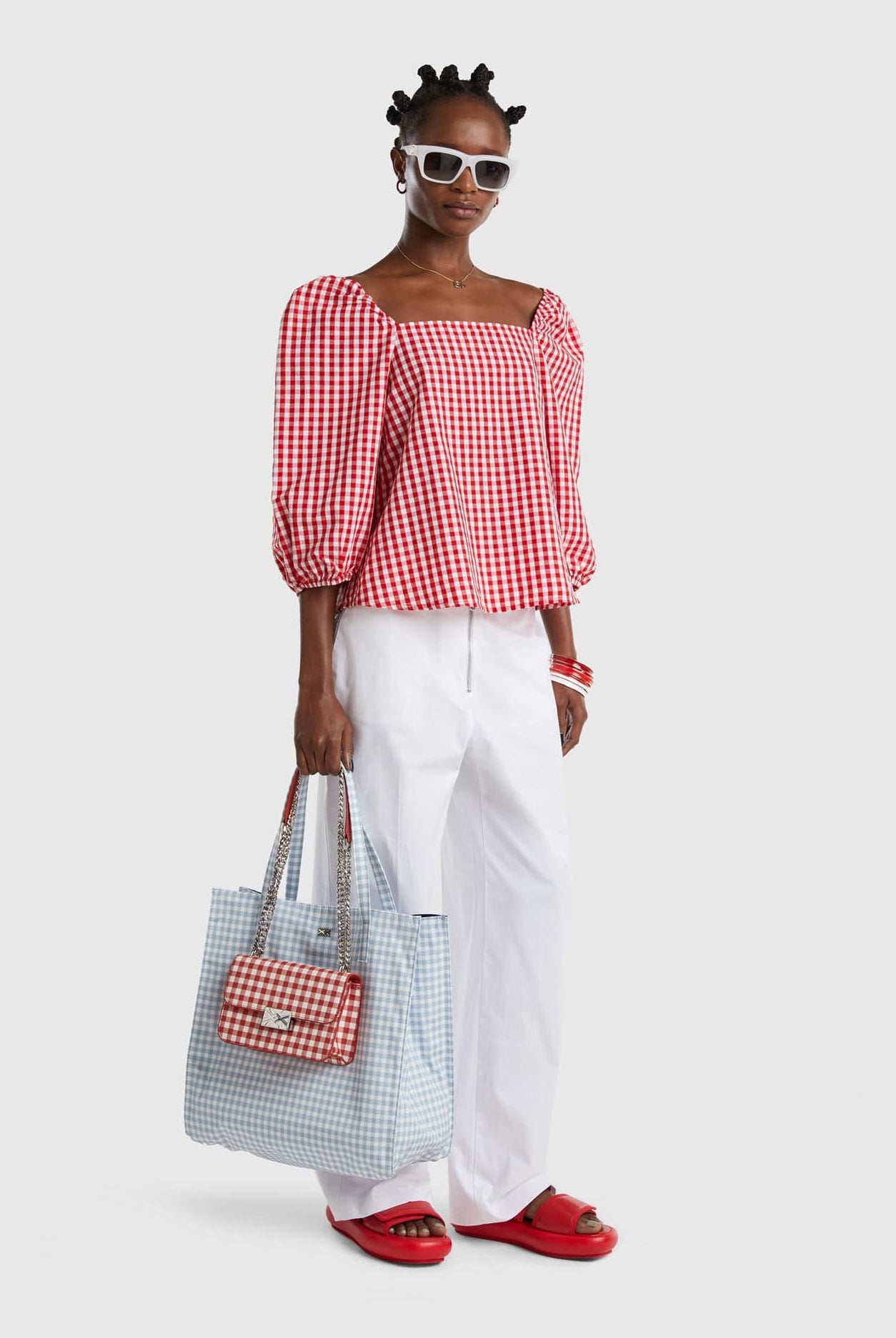 يونايتد كولورز اوف بينيتون بلوزة فيشي كتان مربعات أكمام بف نسائي