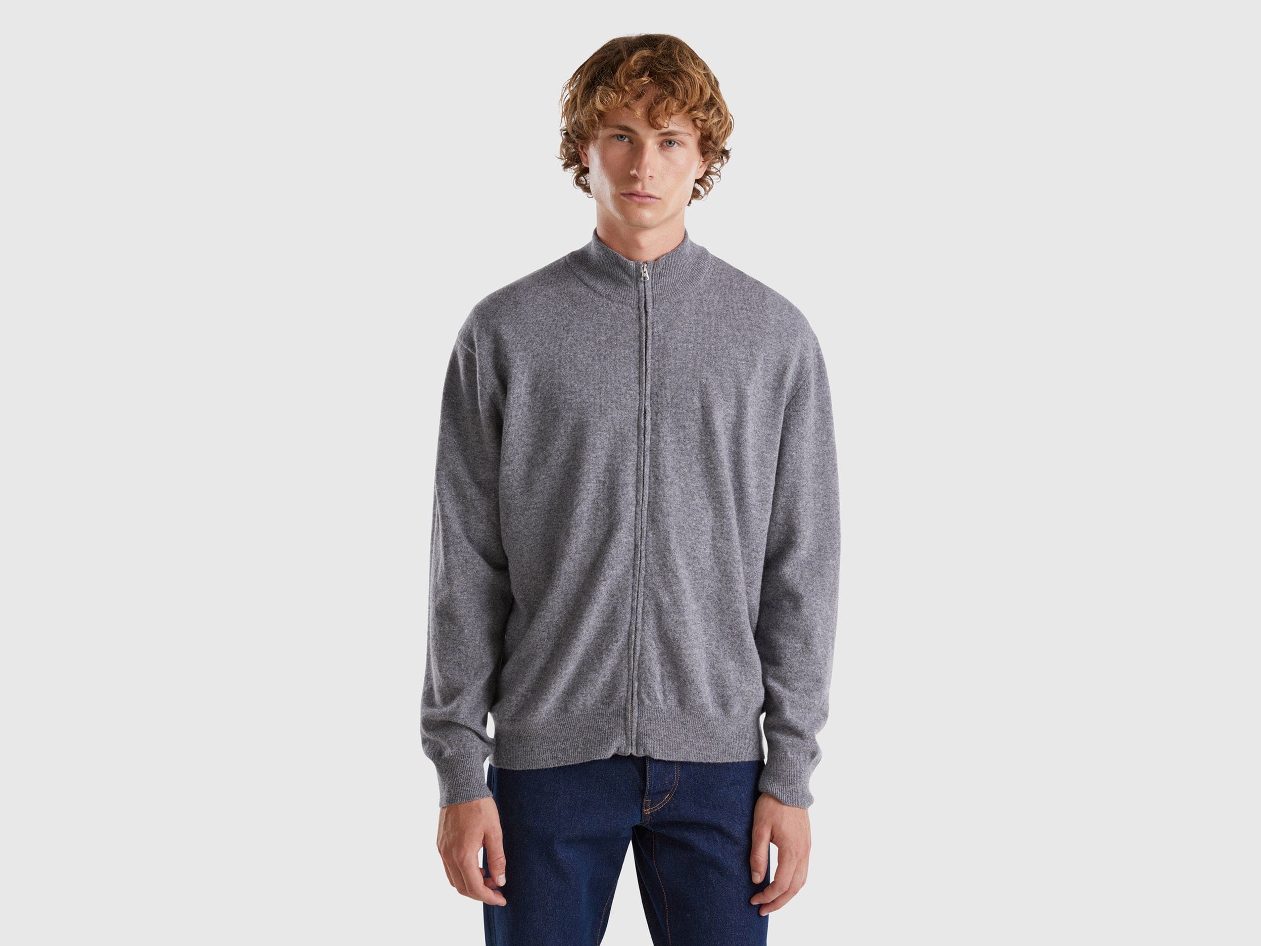 يونايتد كولورز اوف بينيتون سترة رجالية بأكمام طويلة وسحاب