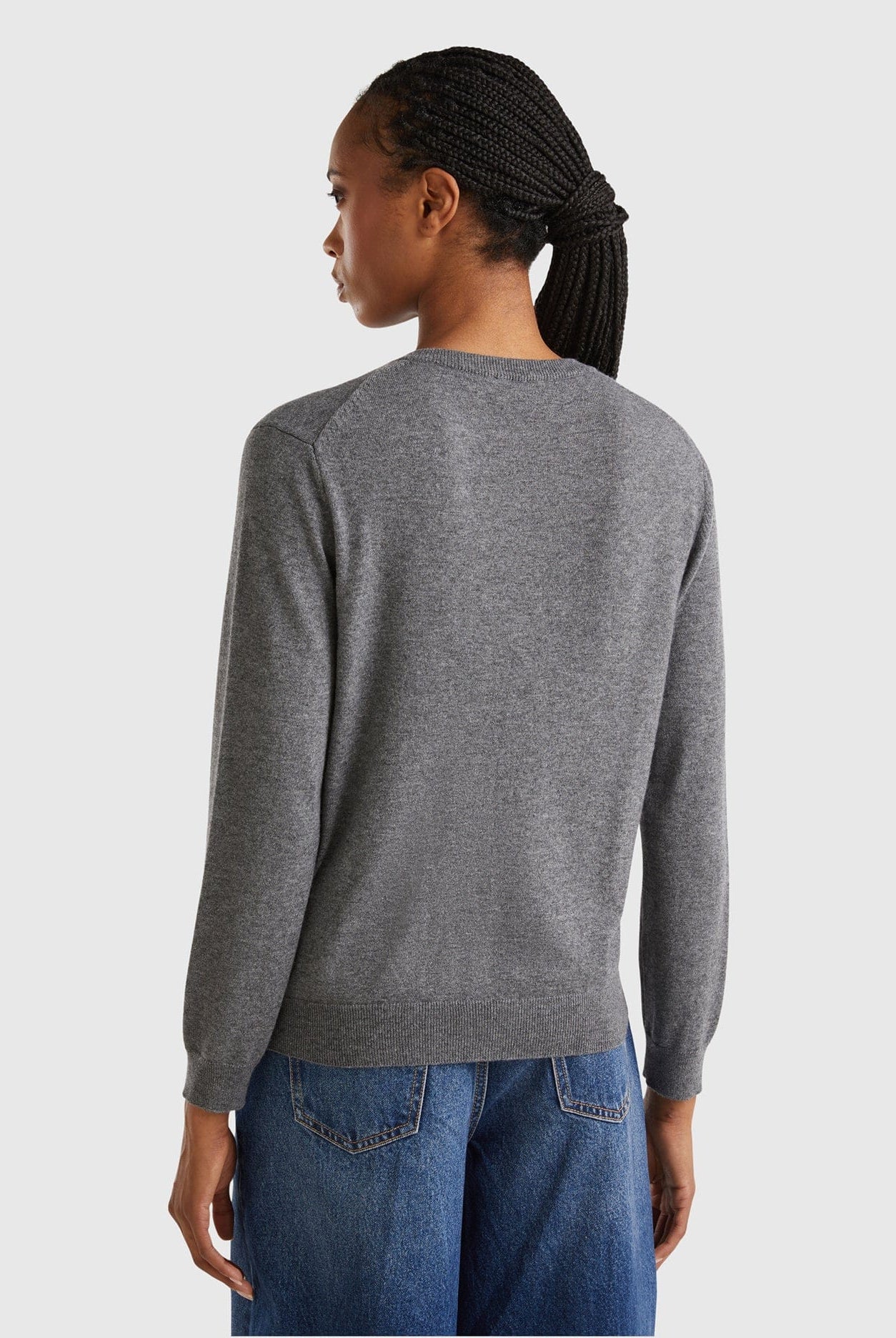 يونايتد كولورز اوف بينيتون سترة نسائية بأكمام طويلة وازرار من الامام