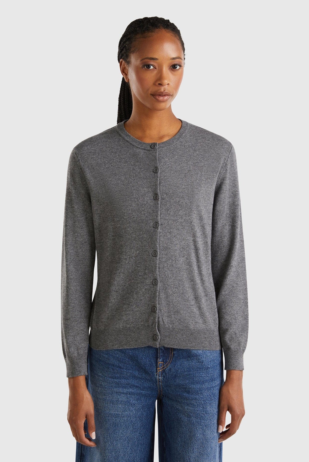 يونايتد كولورز اوف بينيتون سترة نسائية بأكمام طويلة وازرار من الامام