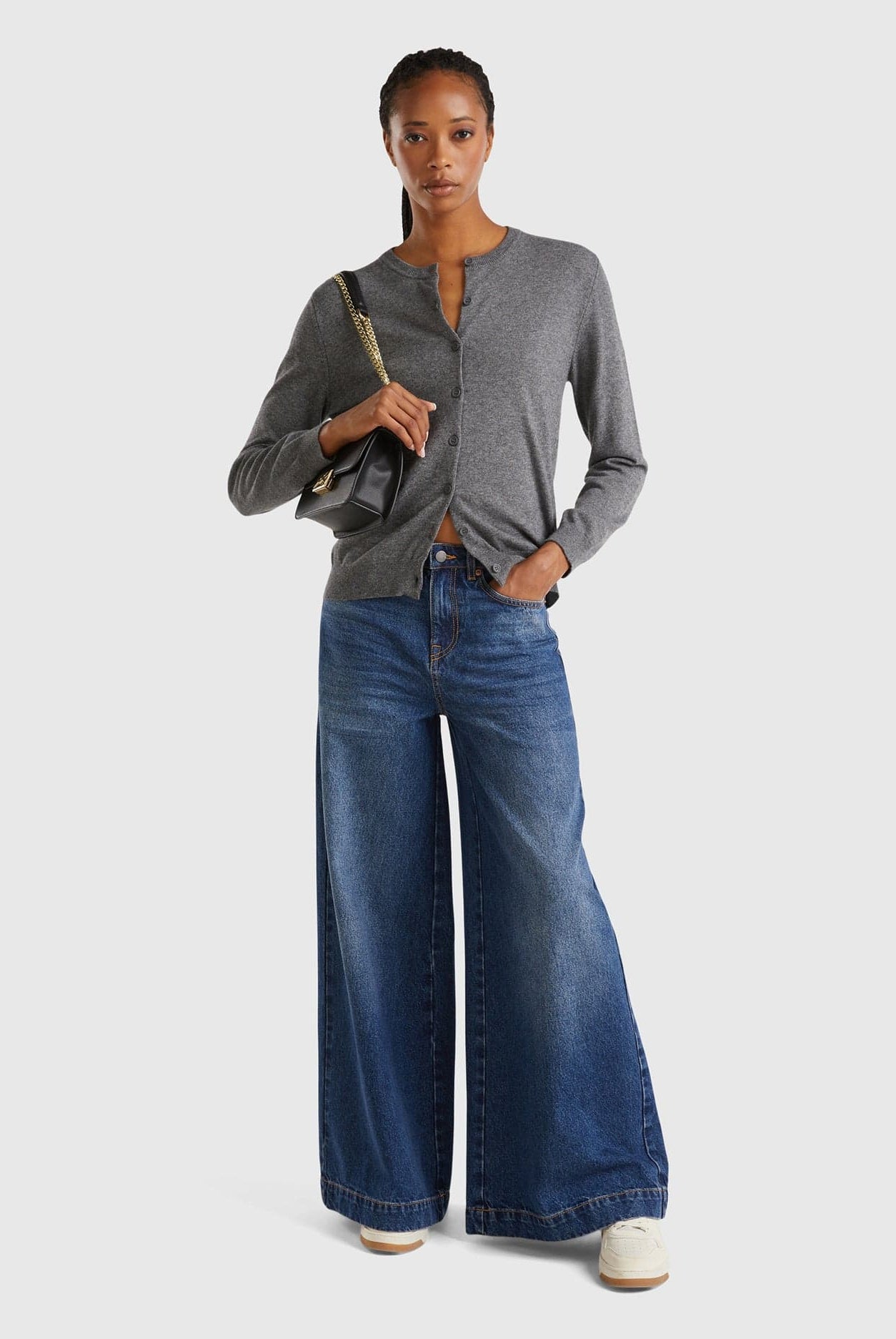 يونايتد كولورز اوف بينيتون سترة نسائية بأكمام طويلة وازرار من الامام