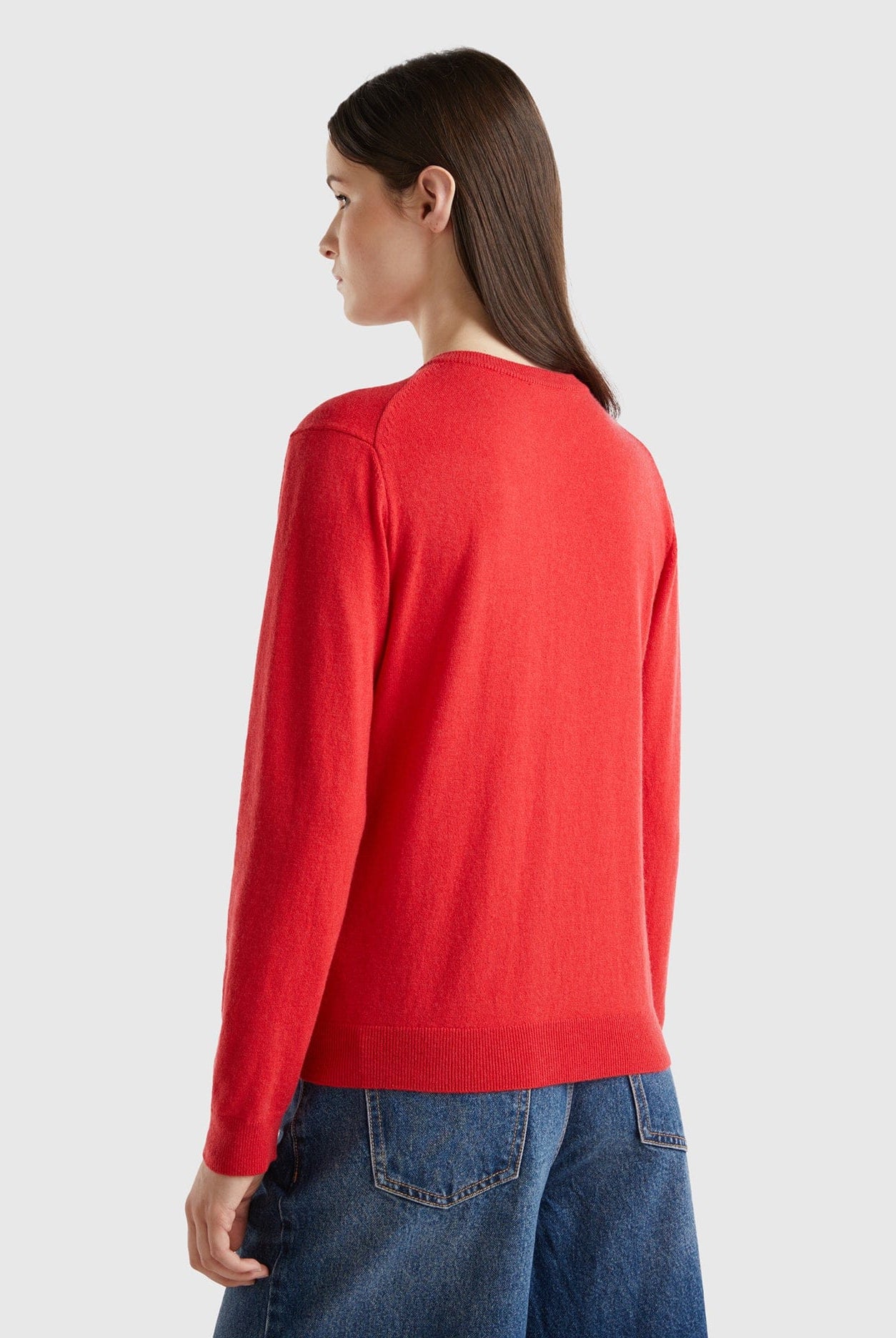 يونايتد كولورز اوف بينيتون سترة نسائية بأكمام طويلة وازرار من الامام