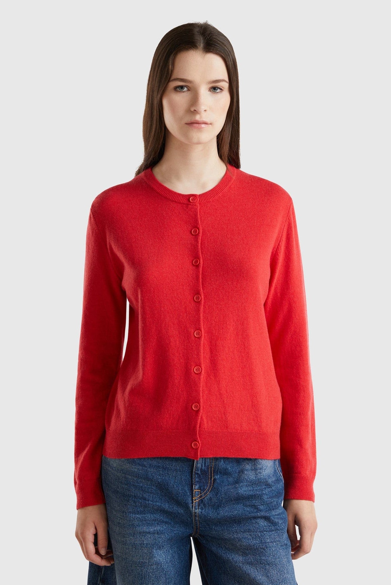 يونايتد كولورز اوف بينيتون سترة نسائية بأكمام طويلة وازرار من الامام