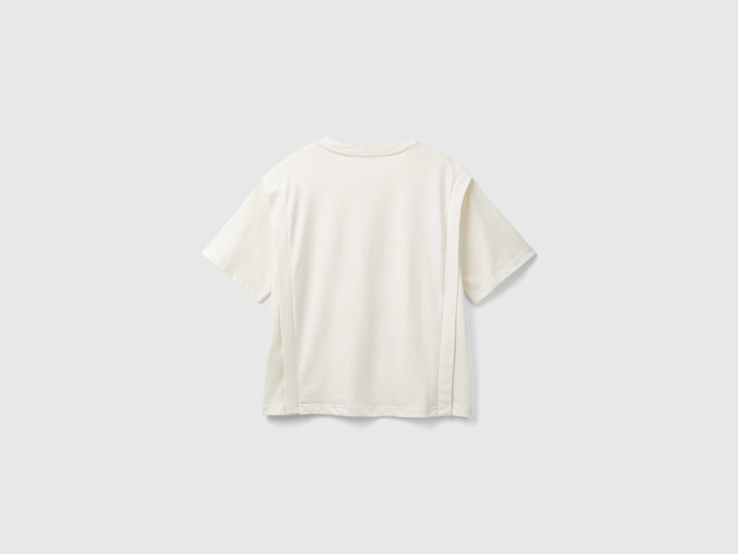 يونايتد كولورز اوف بينيتون تي شيرت نسائي بأكمام قصيرة وحواف مطوية بالأجناب