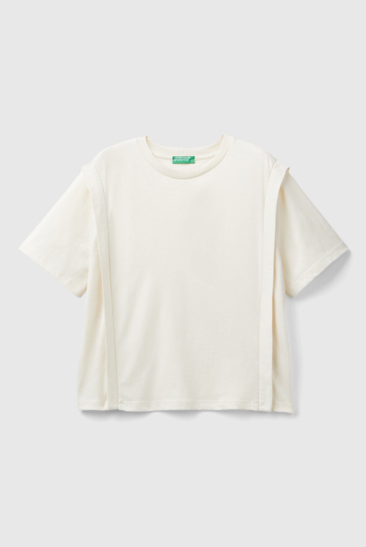 يونايتد كولورز اوف بينيتون تي شيرت نسائي بأكمام قصيرة وحواف مطوية بالأجناب