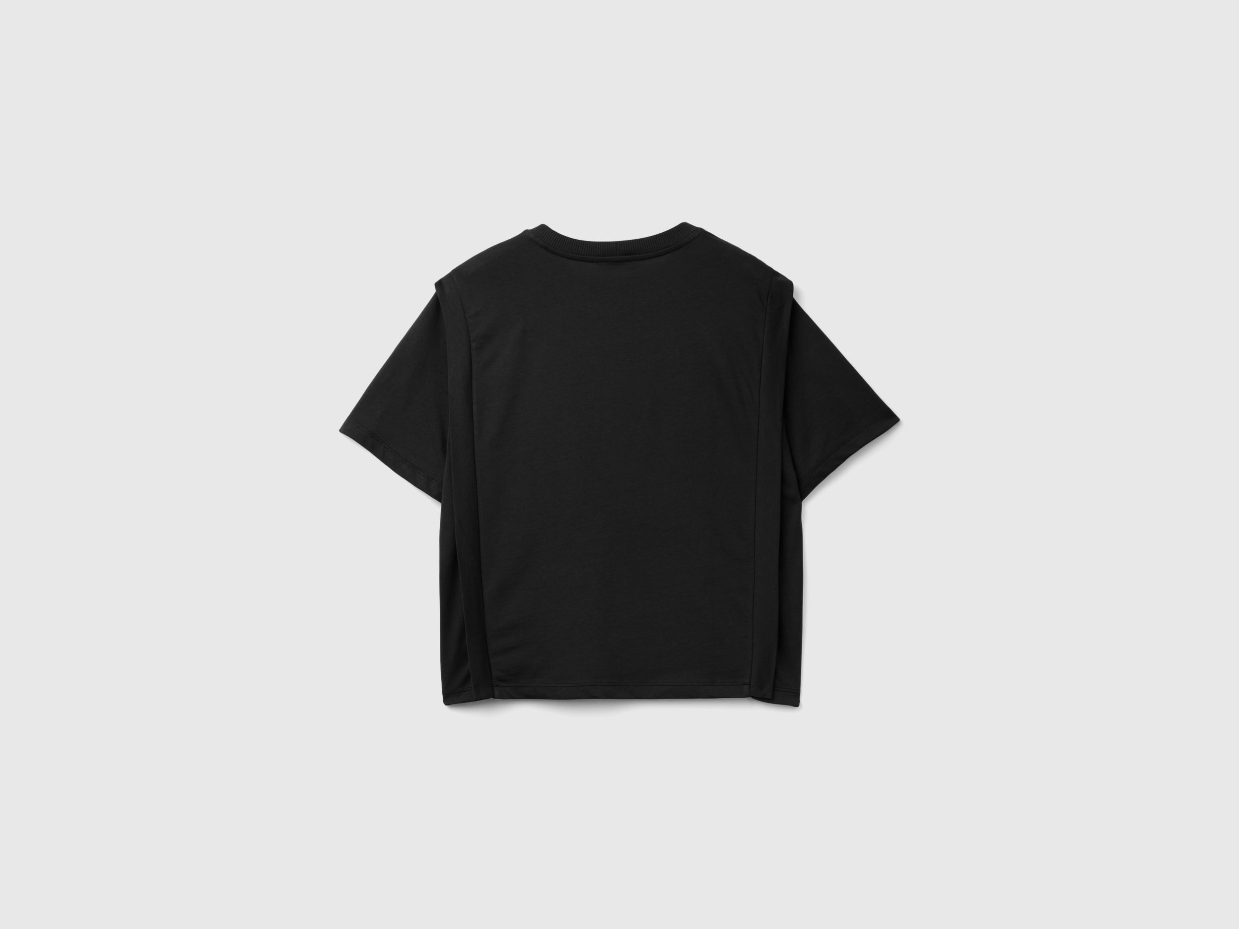 يونايتد كولورز اوف بينيتون تي شيرت نسائي بأكمام قصيرة وحواف مطوية بالأجناب