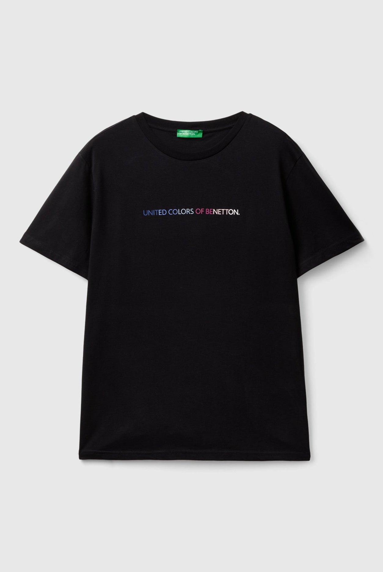 يونايتد كولورز اوف بينيتون تي شيرت رجالي بطبعة على الصدر