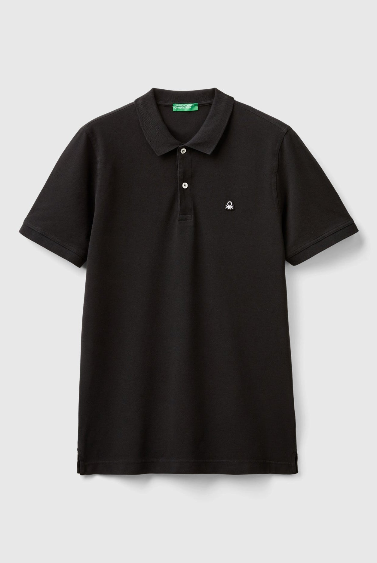 يونايتد كولورز اوف بينيتون تيشرت بولو رجالي سادة كم قصير