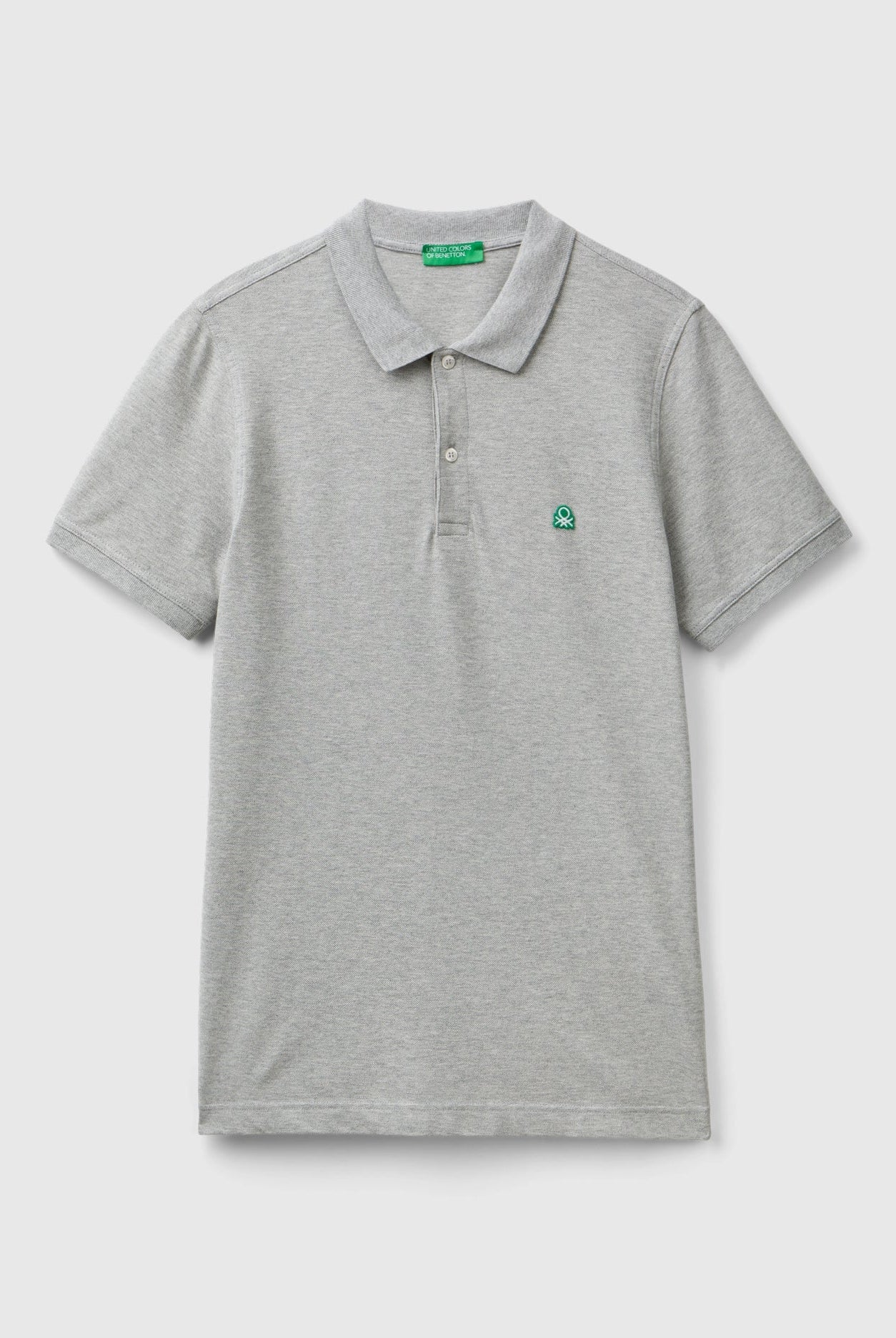 يونايتد كولورز اوف بينيتون تيشرت بولو رجالي سادة كم قصير