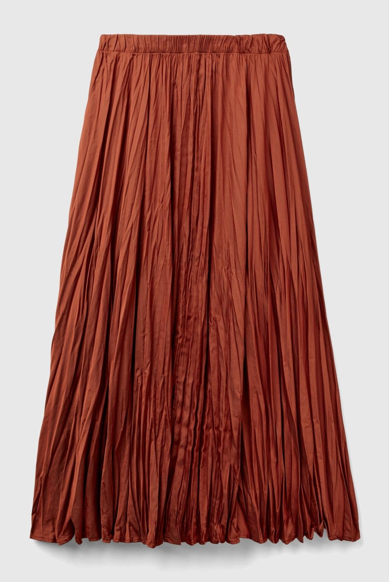 يونايتد كولورز اوف بينيتون تنورة نسائية طويلة مطوية بمظهر ساتان مجعد