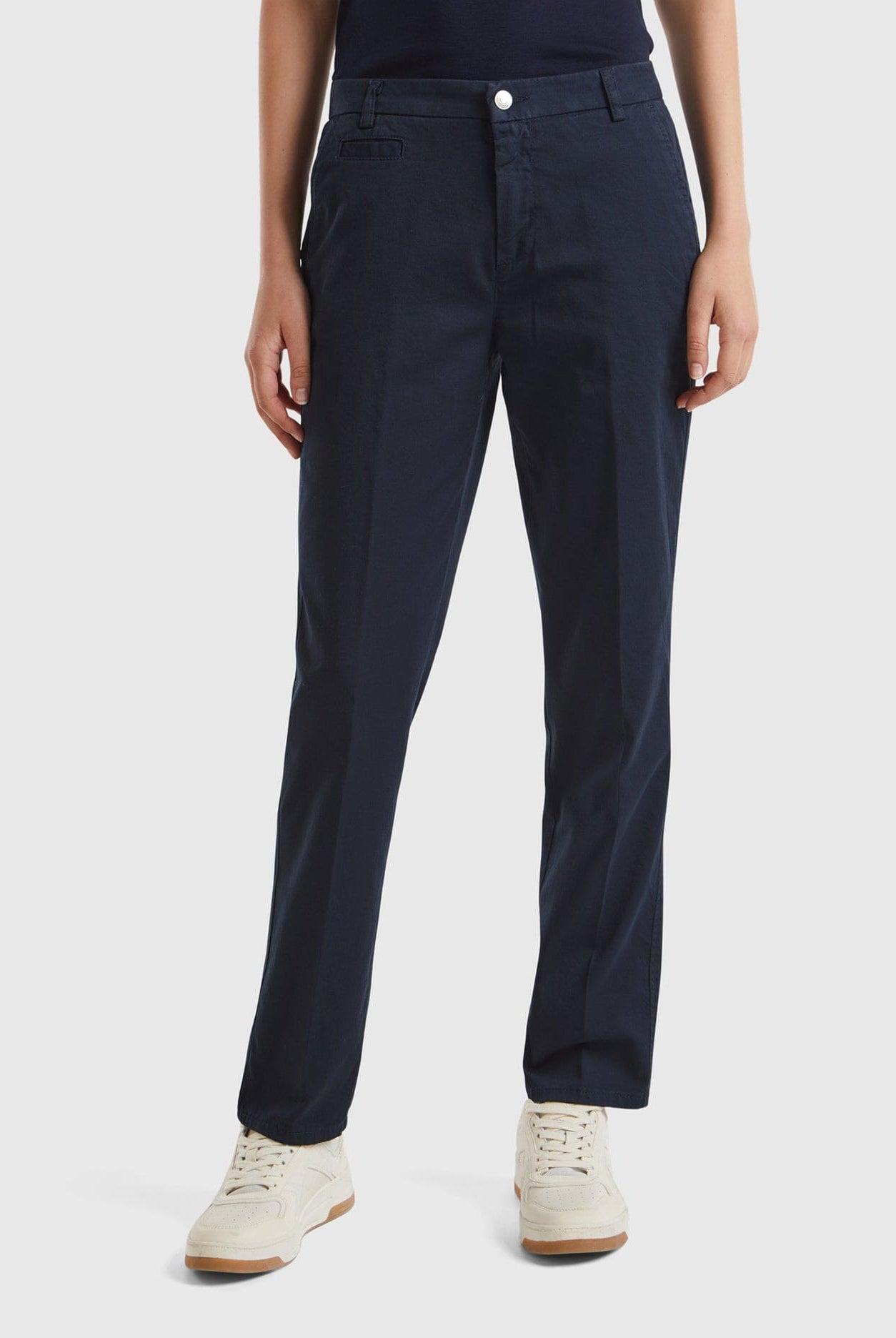 يونايتد كولورز اوف بينيتون بنطلون كلاسيك نسائي بجيوب جانبيه