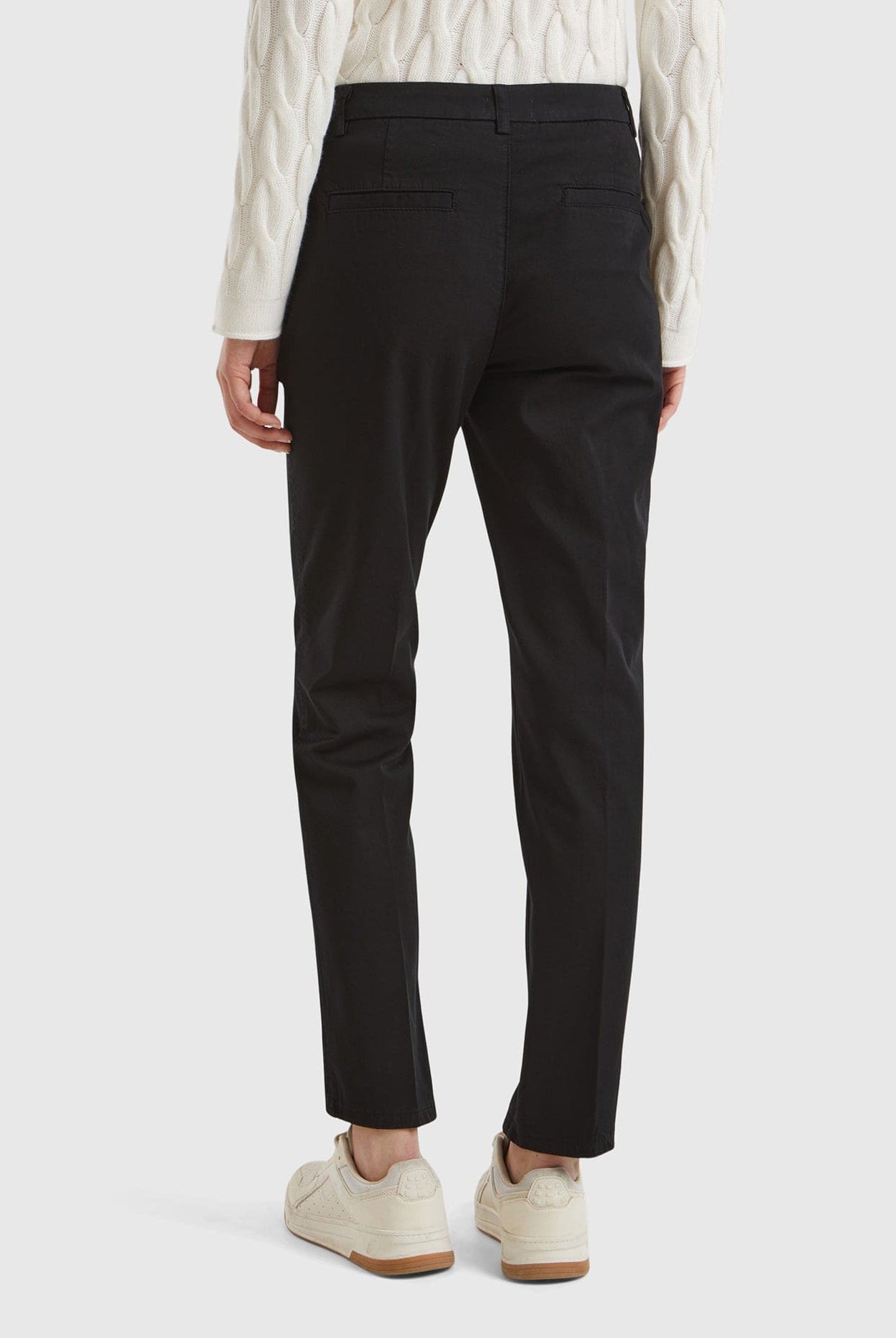 يونايتد كولورز اوف بينيتون بنطلون كلاسيك نسائي بجيوب جانبيه