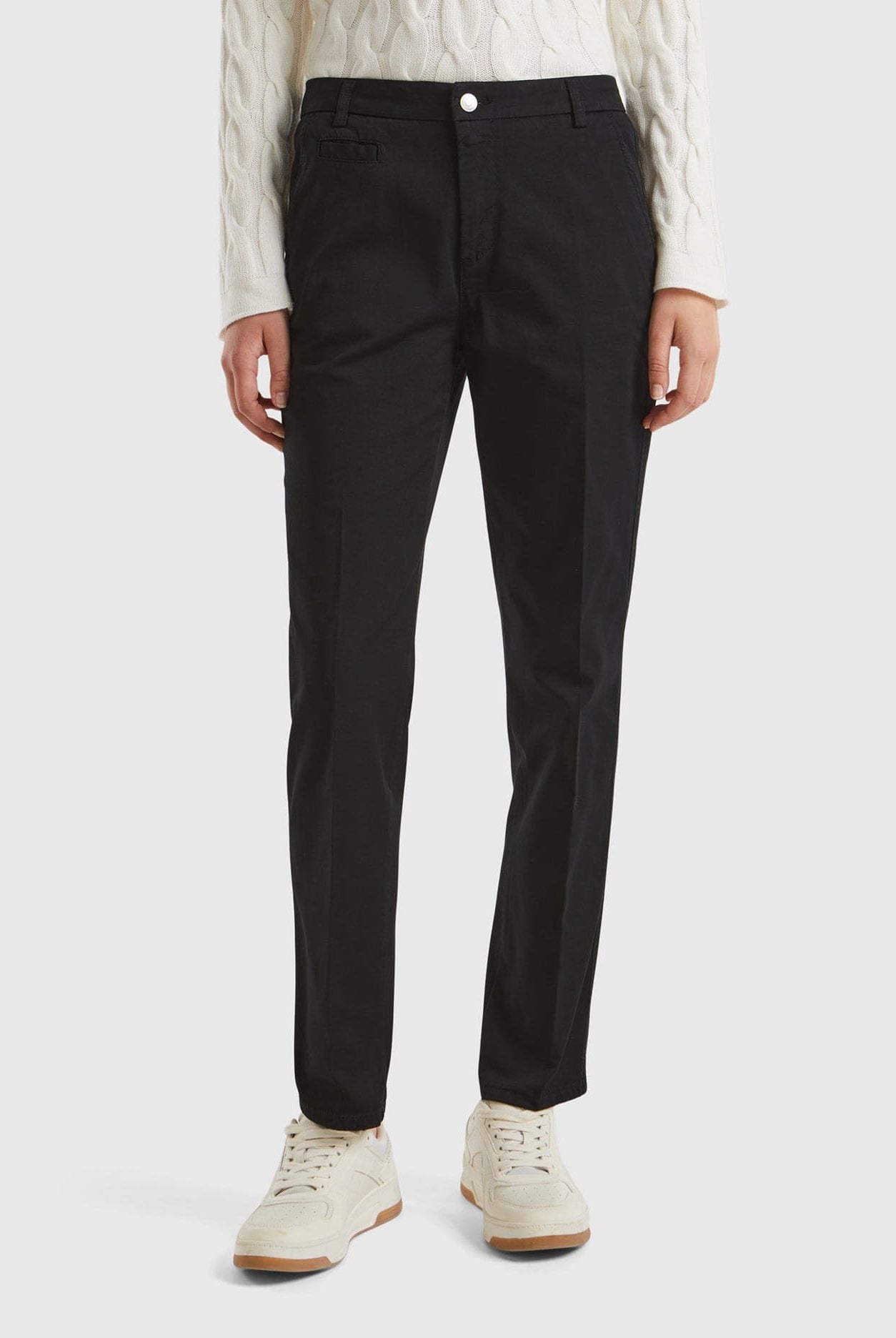 يونايتد كولورز اوف بينيتون بنطلون كلاسيك نسائي بجيوب جانبيه