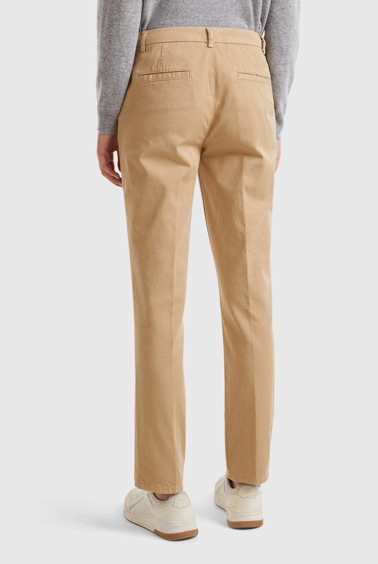 يونايتد كولورز اوف بينيتون بنطلون كلاسيك نسائي بجيوب جانبيه