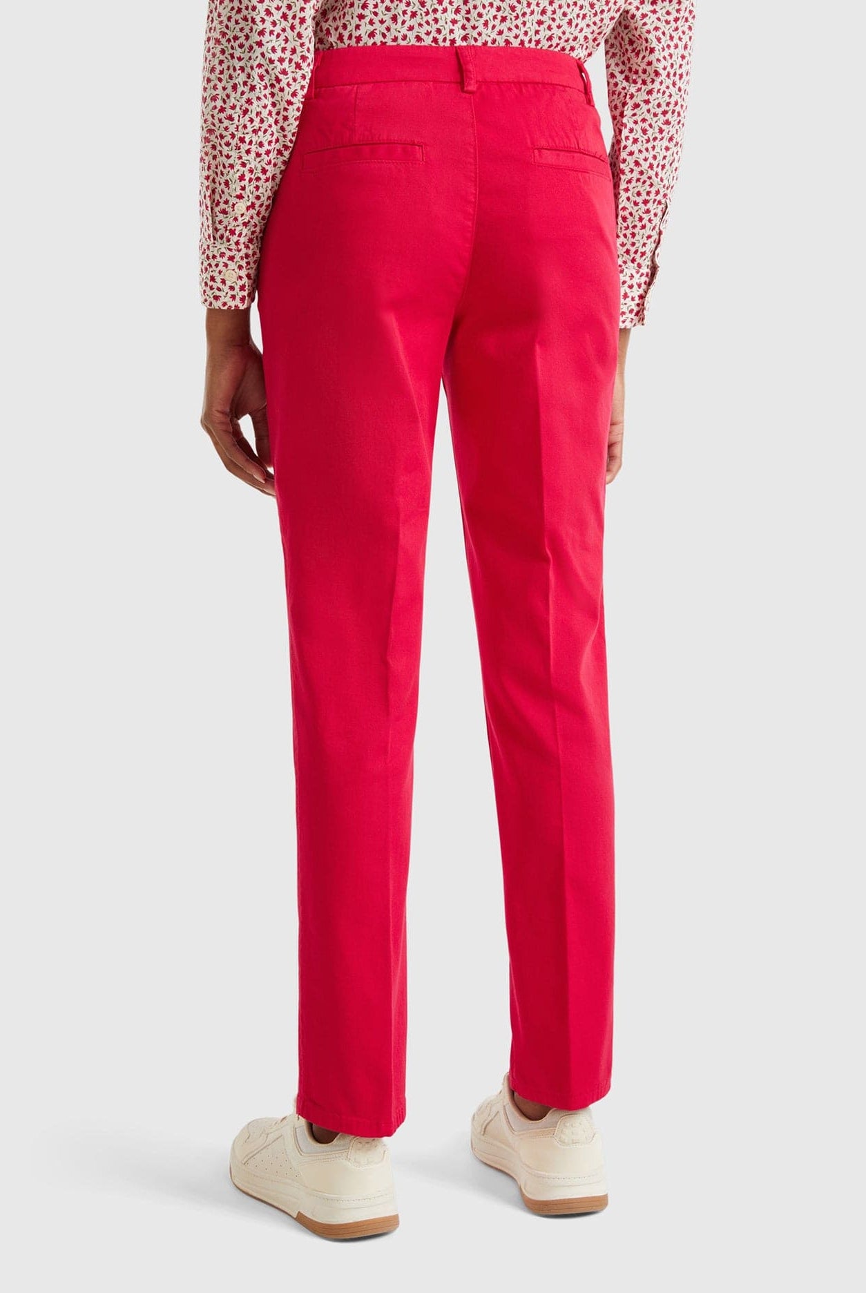 يونايتد كولورز اوف بينيتون بنطلون كلاسيك نسائي بجيوب جانبيه