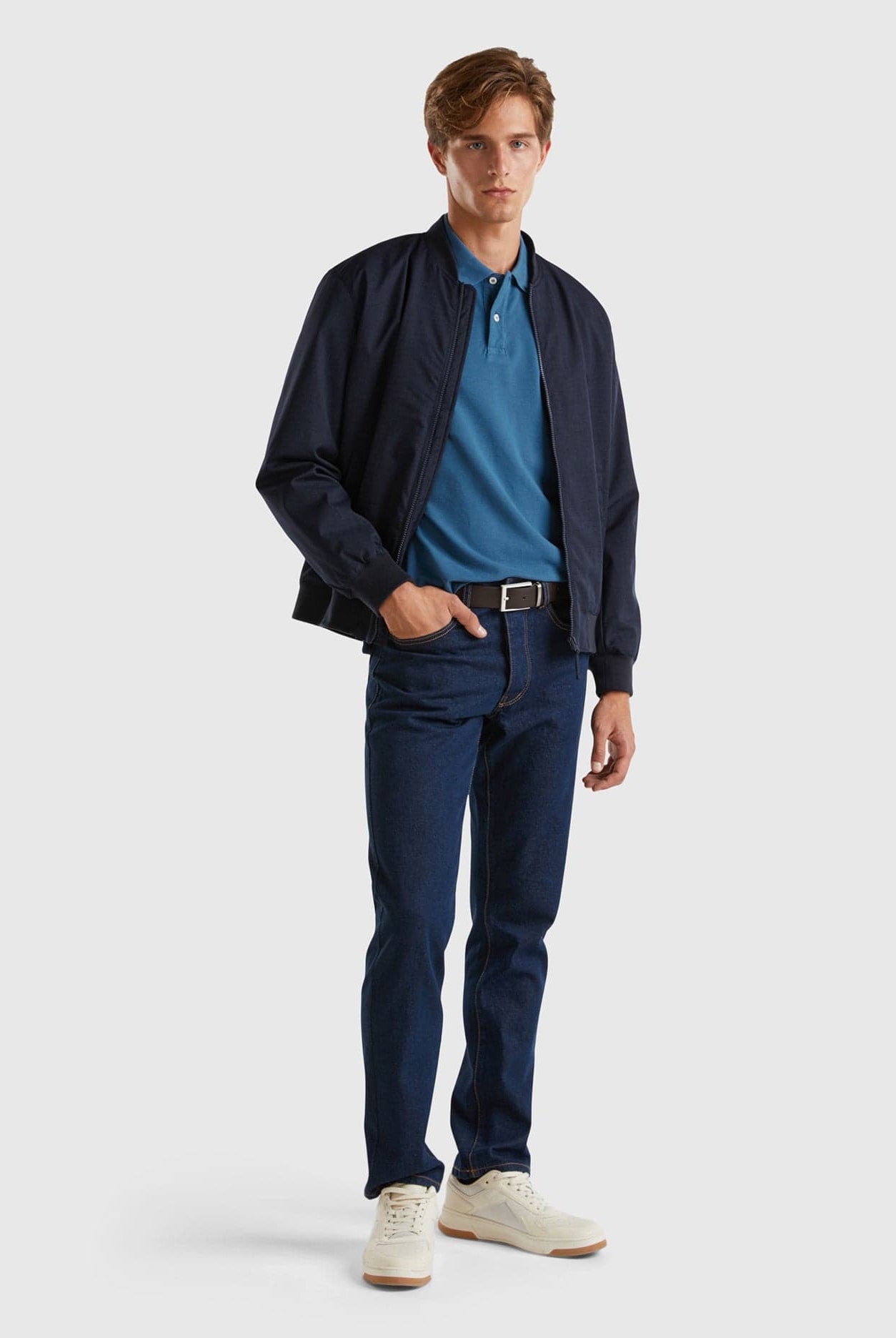 يونايتد كولورز اوف بينيتون بنطلون جينز رجالي طويل بخمس جيوب