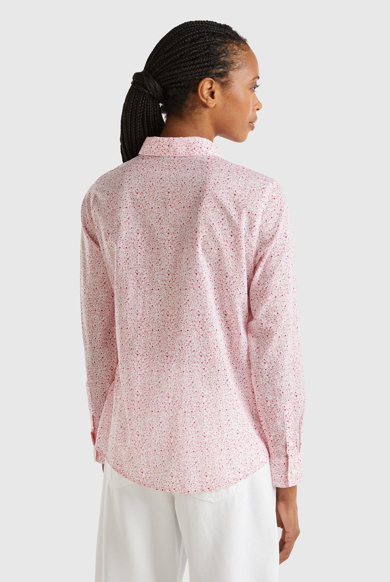 يونايتد كولورز اوف بينيتون قميص نسائي مزخرف كم طويل