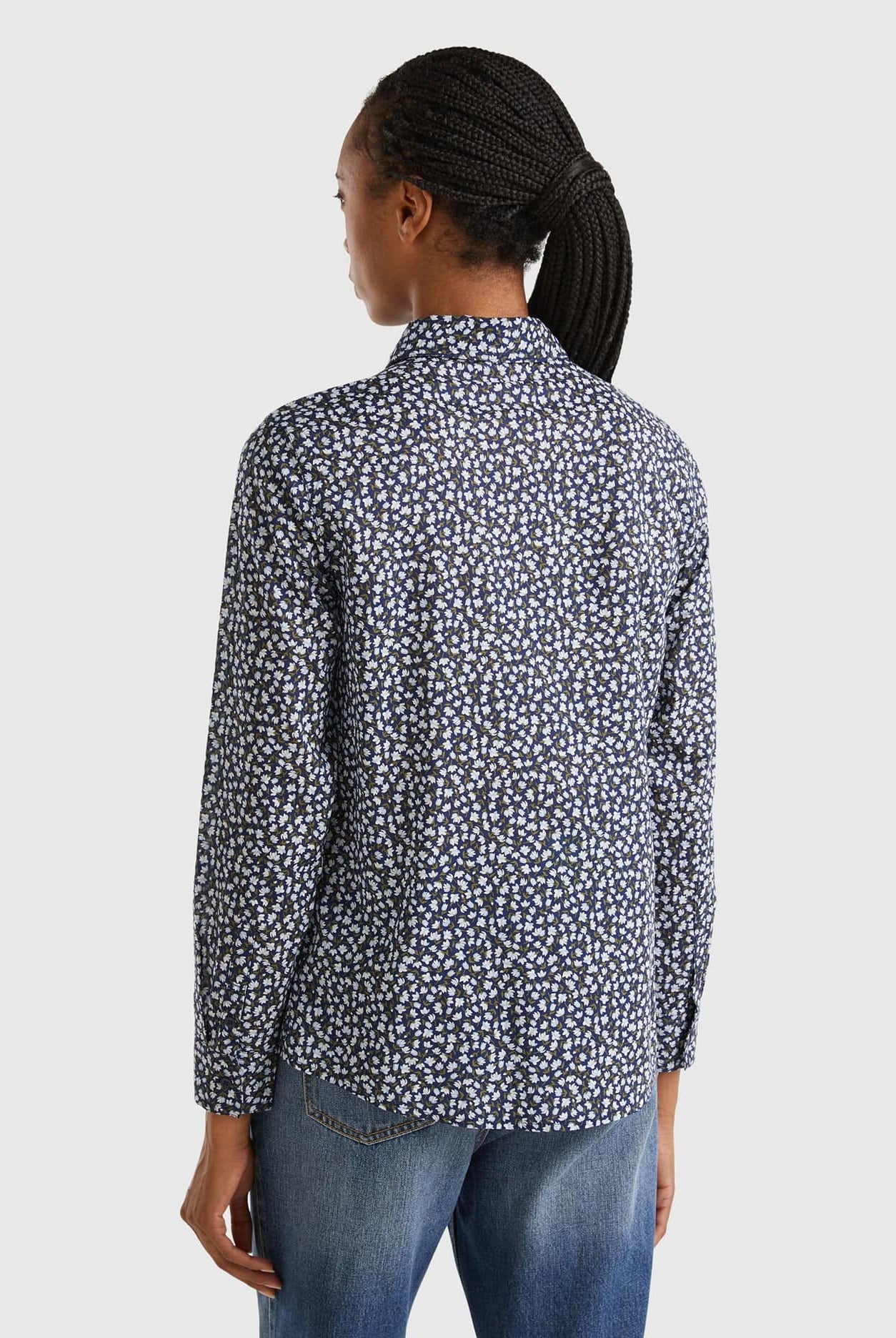 يونايتد كولورز اوف بينيتون قميص نسائي مزخرف كم طويل