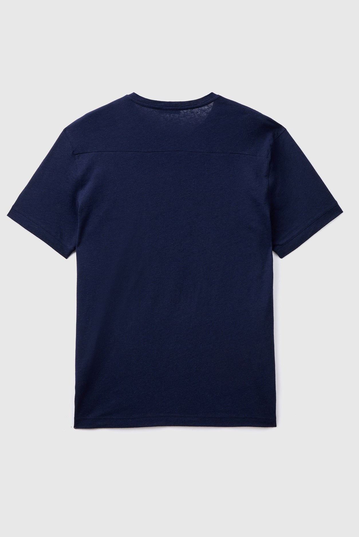 يونايتد كولورز اوف بينيتون تيشيرت من الكتان مع جيب نص كم رجالي