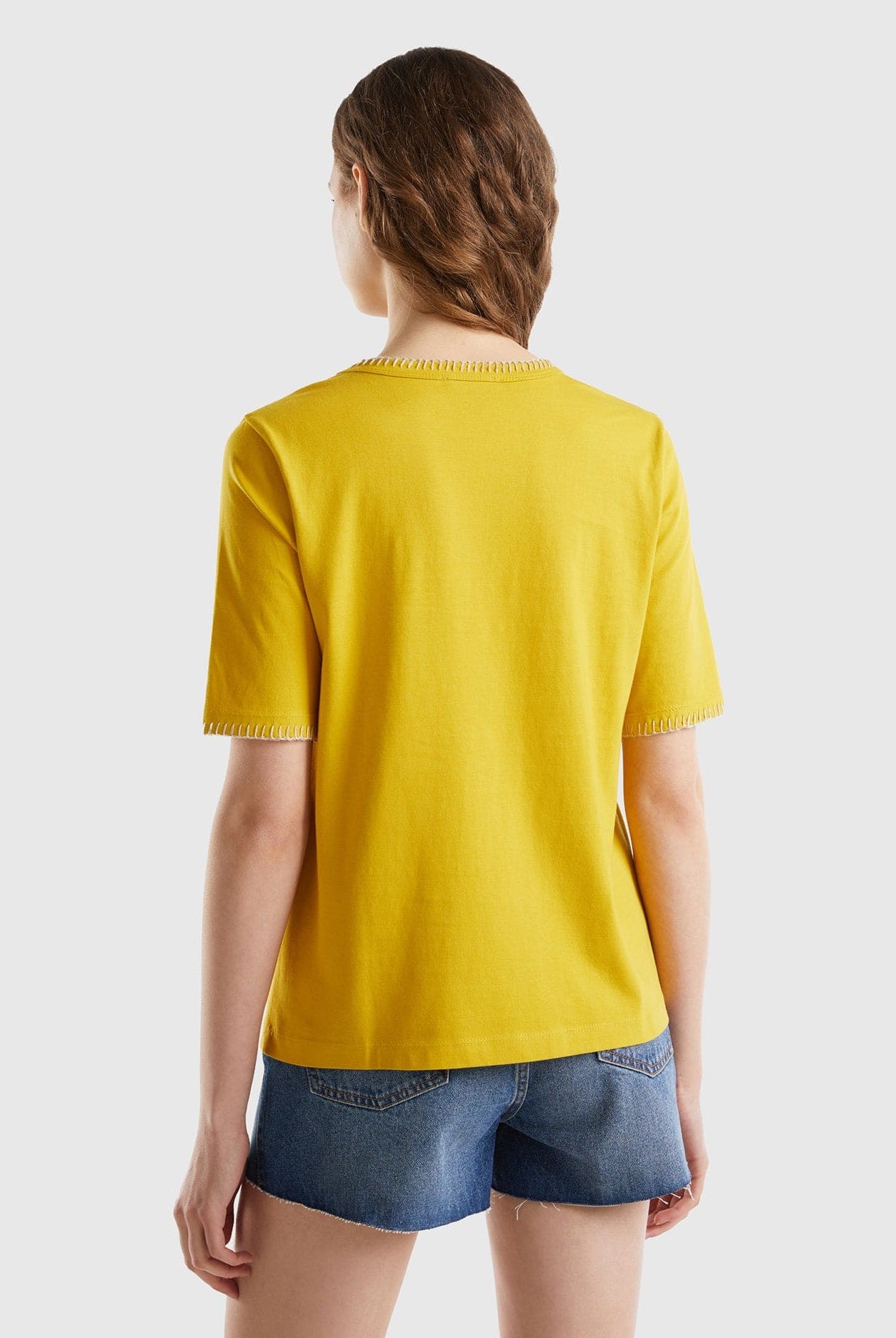 يونايتد كولورز اوف بينيتون تيشيرت نسائي منسوج برقبة دائرية