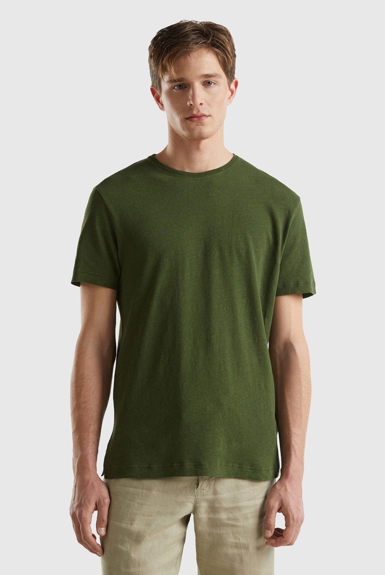 يونايتد كولورز اوف بينيتون تيشيرت أساسية بياقة دائرية من مزيج الكتان رجالي