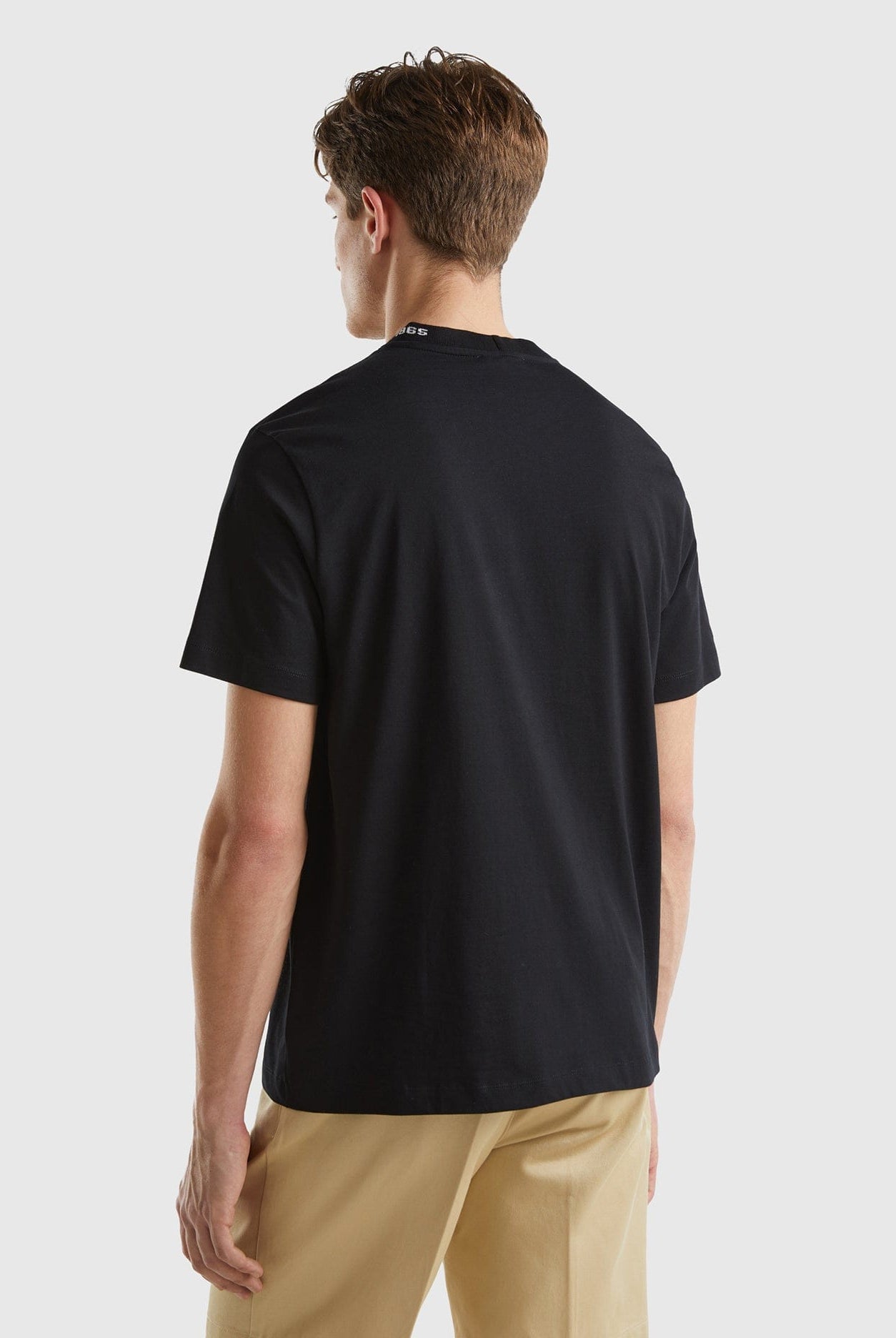 يونايتد كولورز اوف بينيتون تي شيرت قطن 100% برقبة دائرية